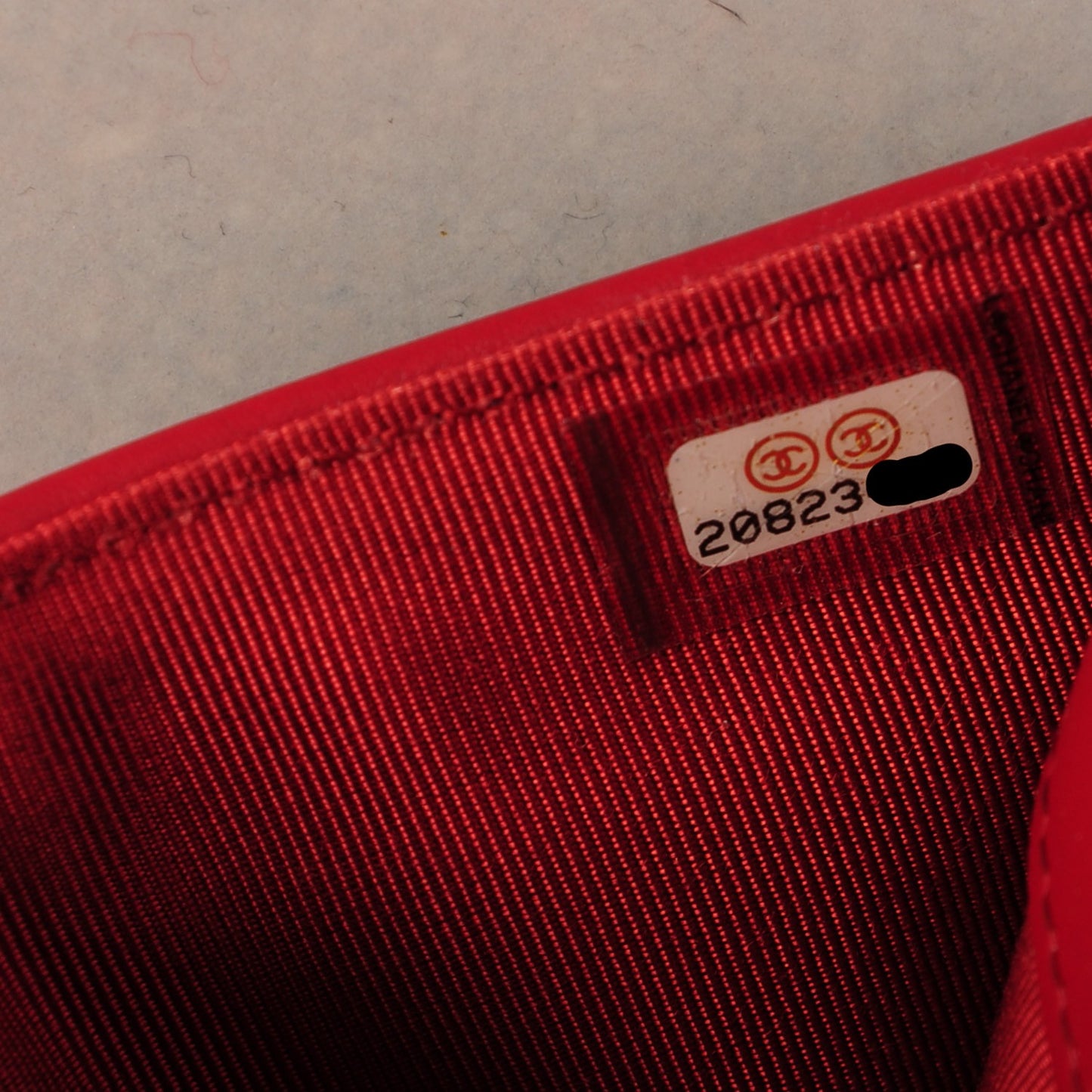 Caviar Quilted Yen Wallet Red