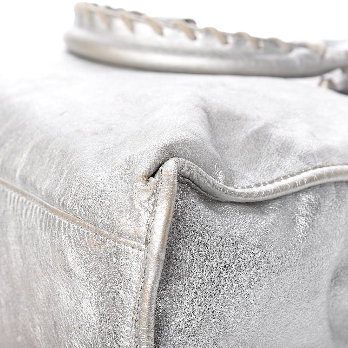 Laminated Agneau Classic Silver Hardware City Silver