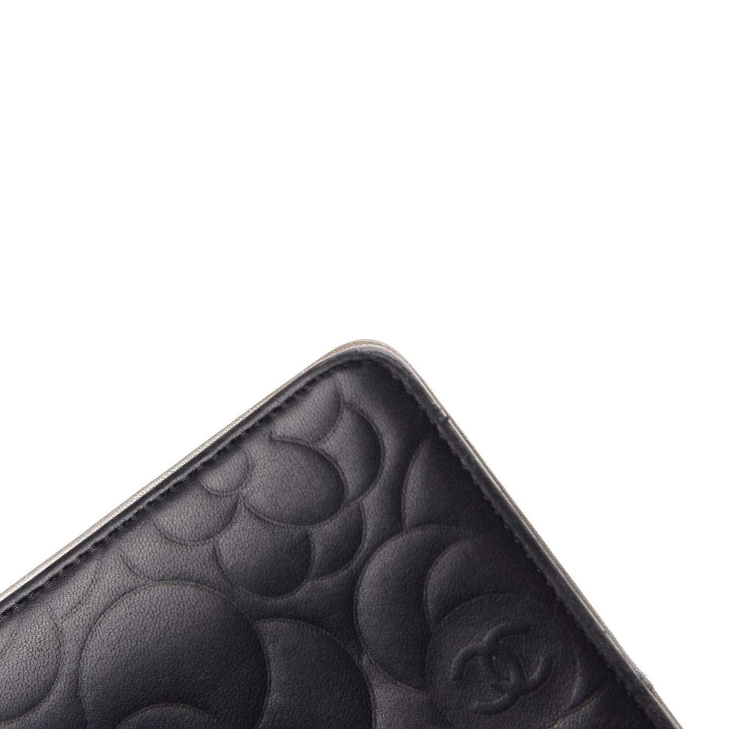 Lambskin Camellia Embossed Yen Wallet Black