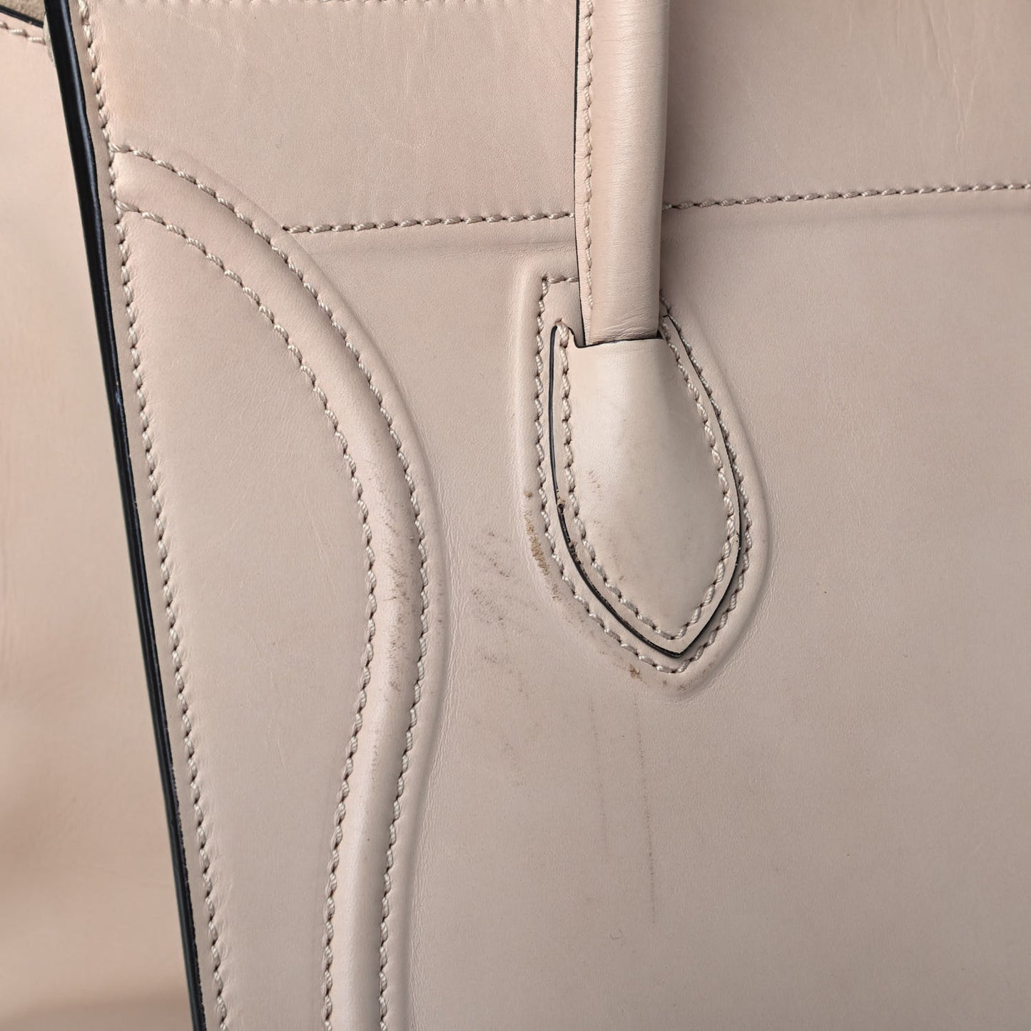 Smooth Calfskin Medium Phantom Luggage Sand