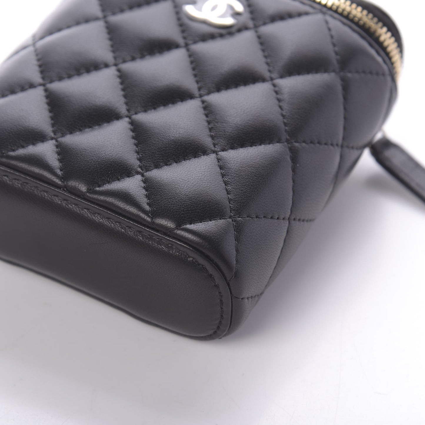 Lambskin Quilted Small Vertical Coco Beauty Vanity Case With Chain Black