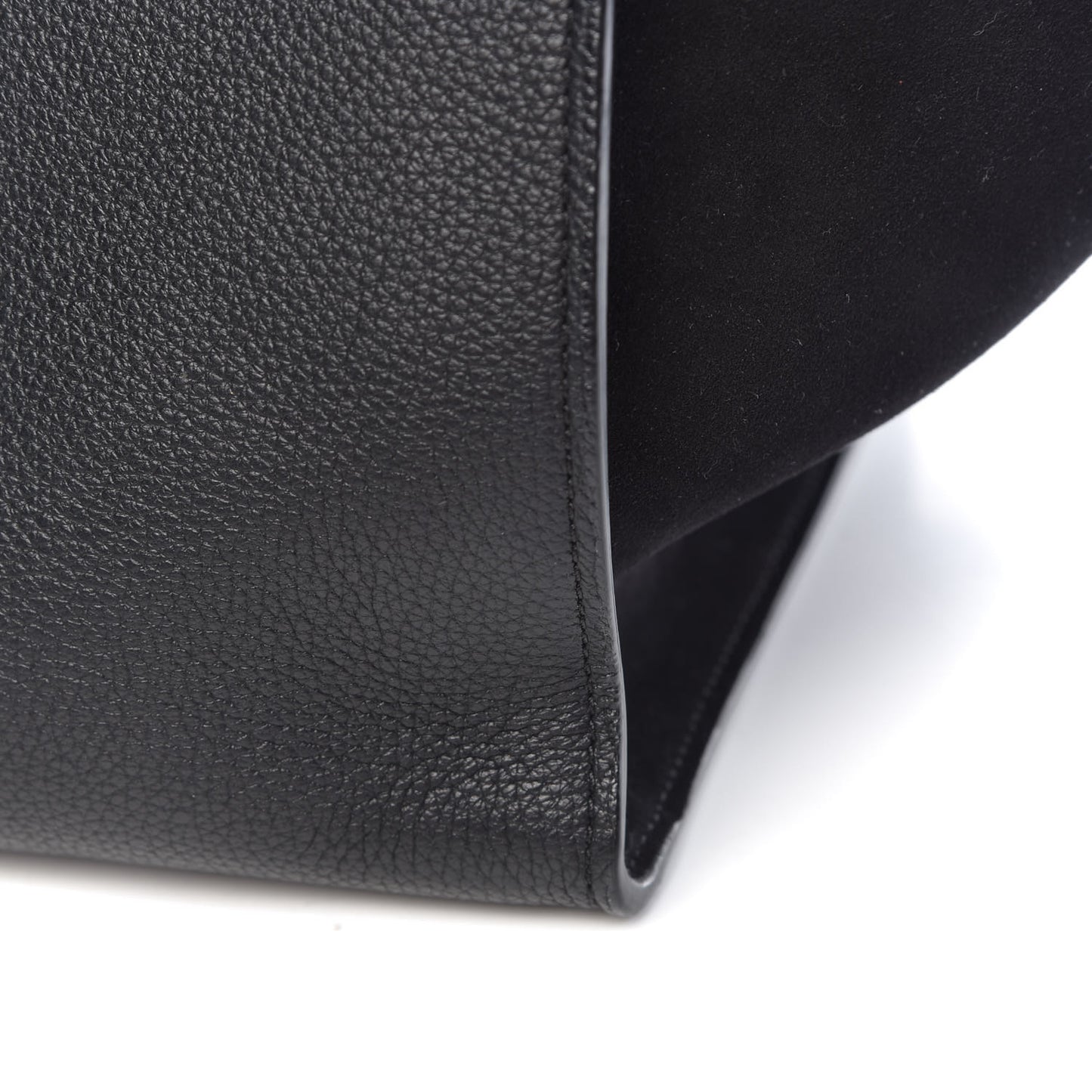 Drummed Calfskin Suede Medium Trapeze Black