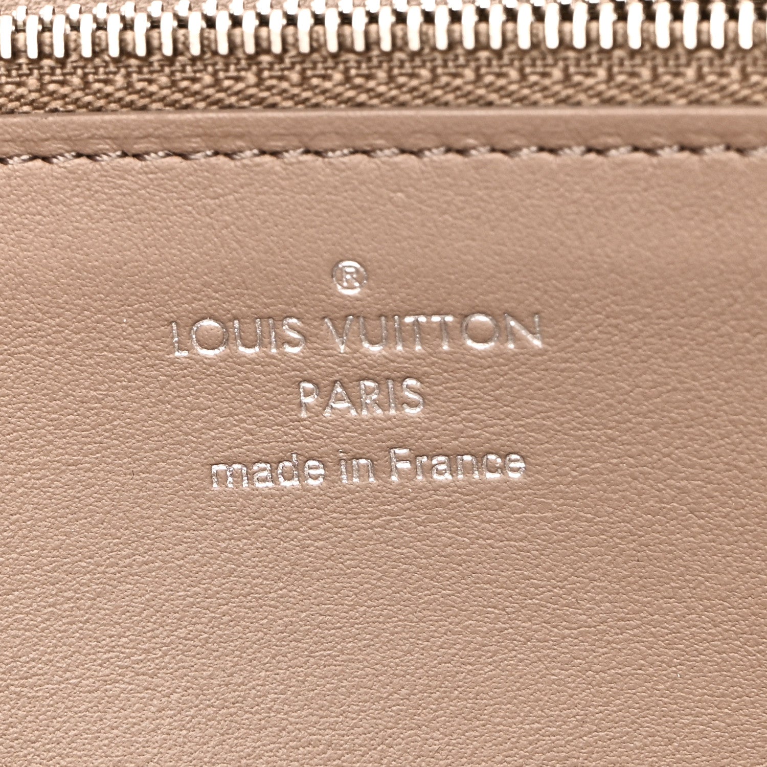 Louis Vuitton Taurillon Capucines Wallet Magnolia 6 of 7