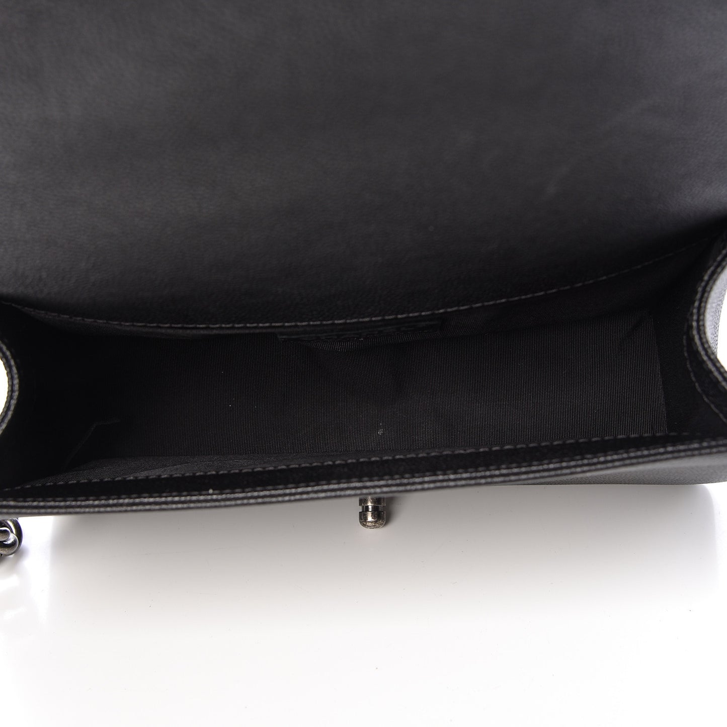 Caviar Quilted Medium Boy Flap Black