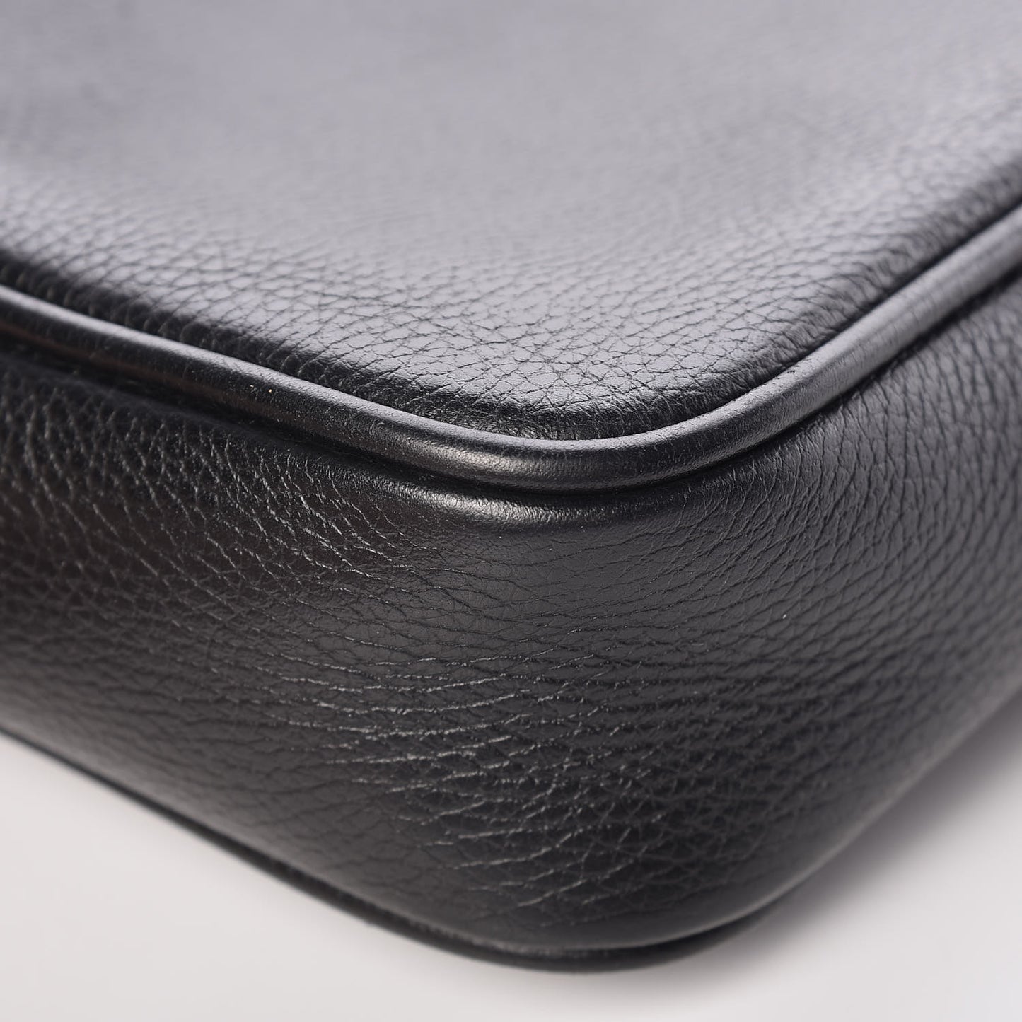 Grained Calfskin Logo Messenger Bag Black