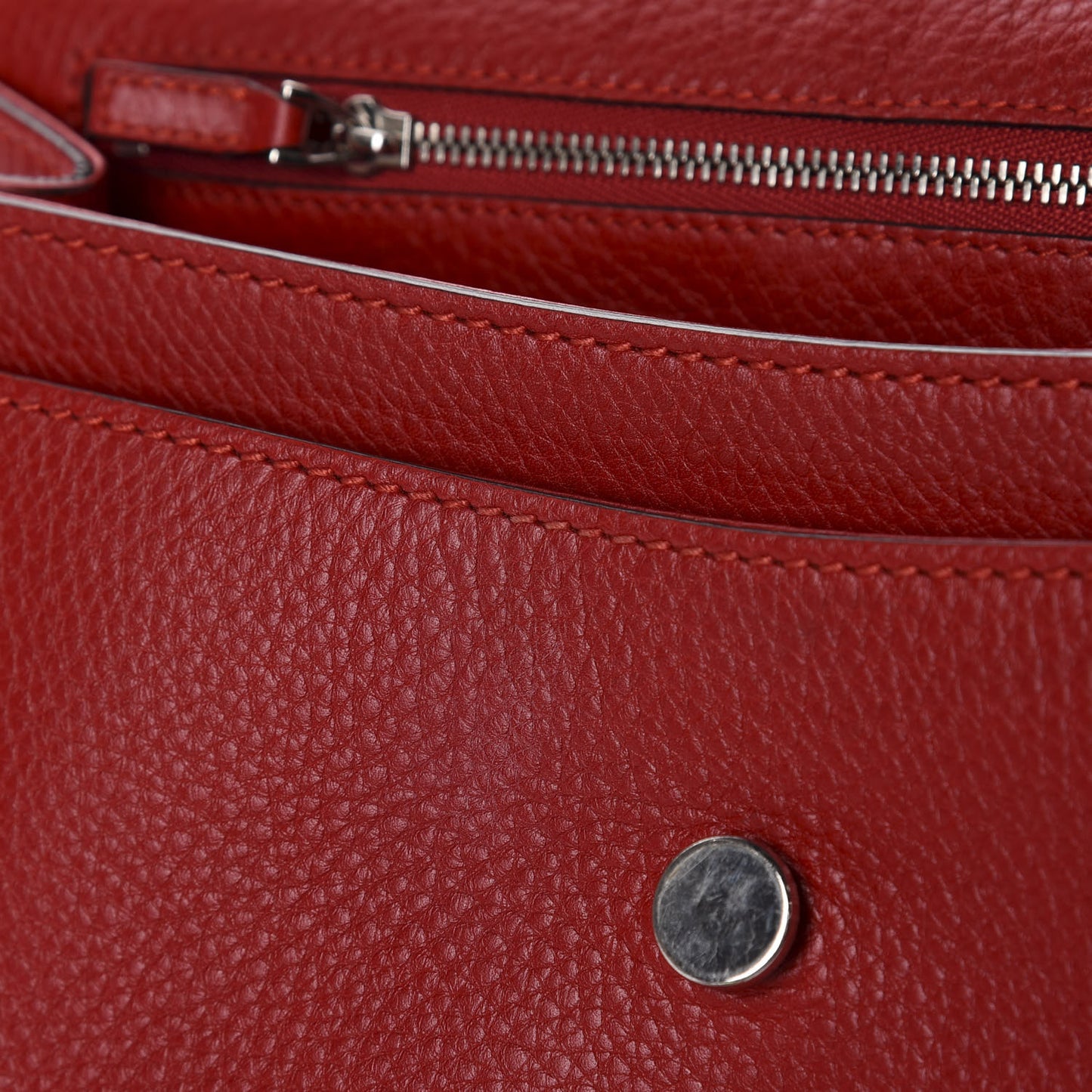 Pebbled Calfskin Medium Bamboo Daily Flap Shoulder Bag Red