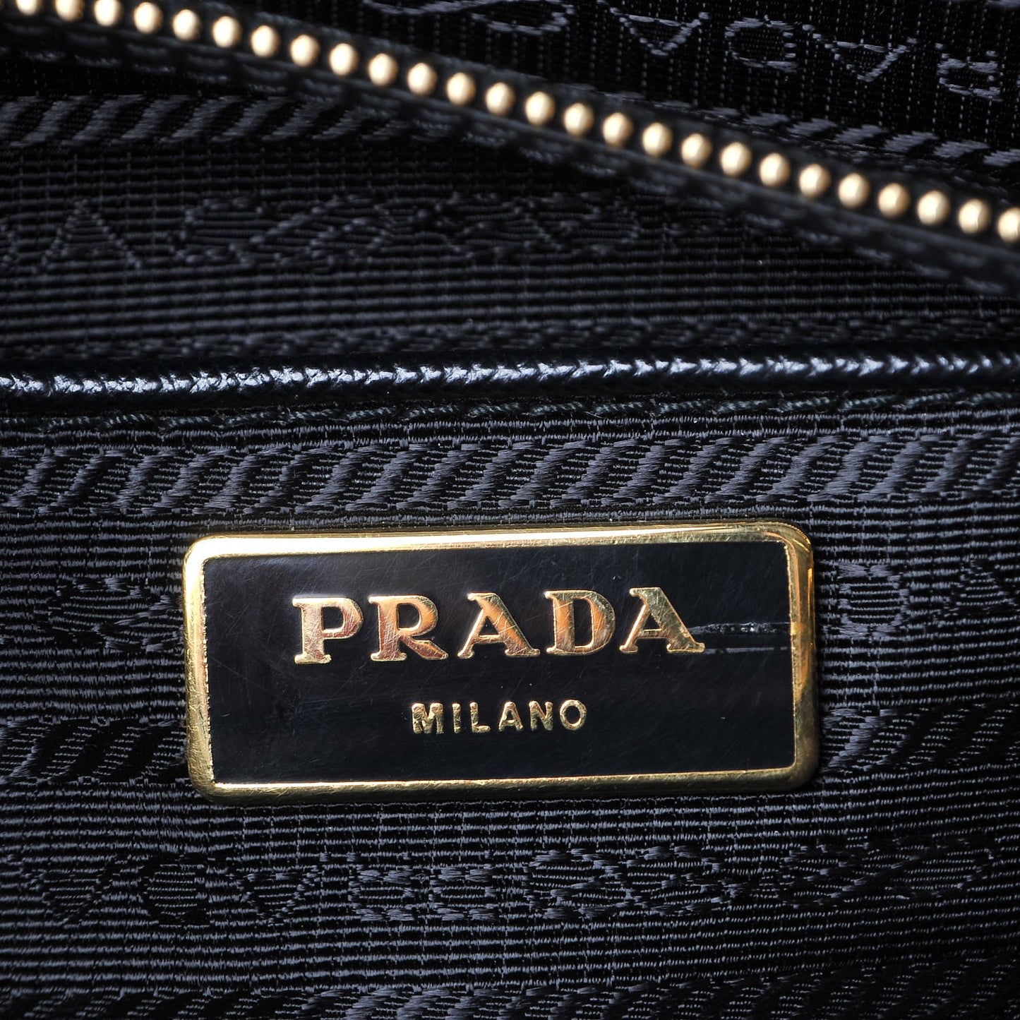 Saffiano Medium Galleria Double Zip Tote Black