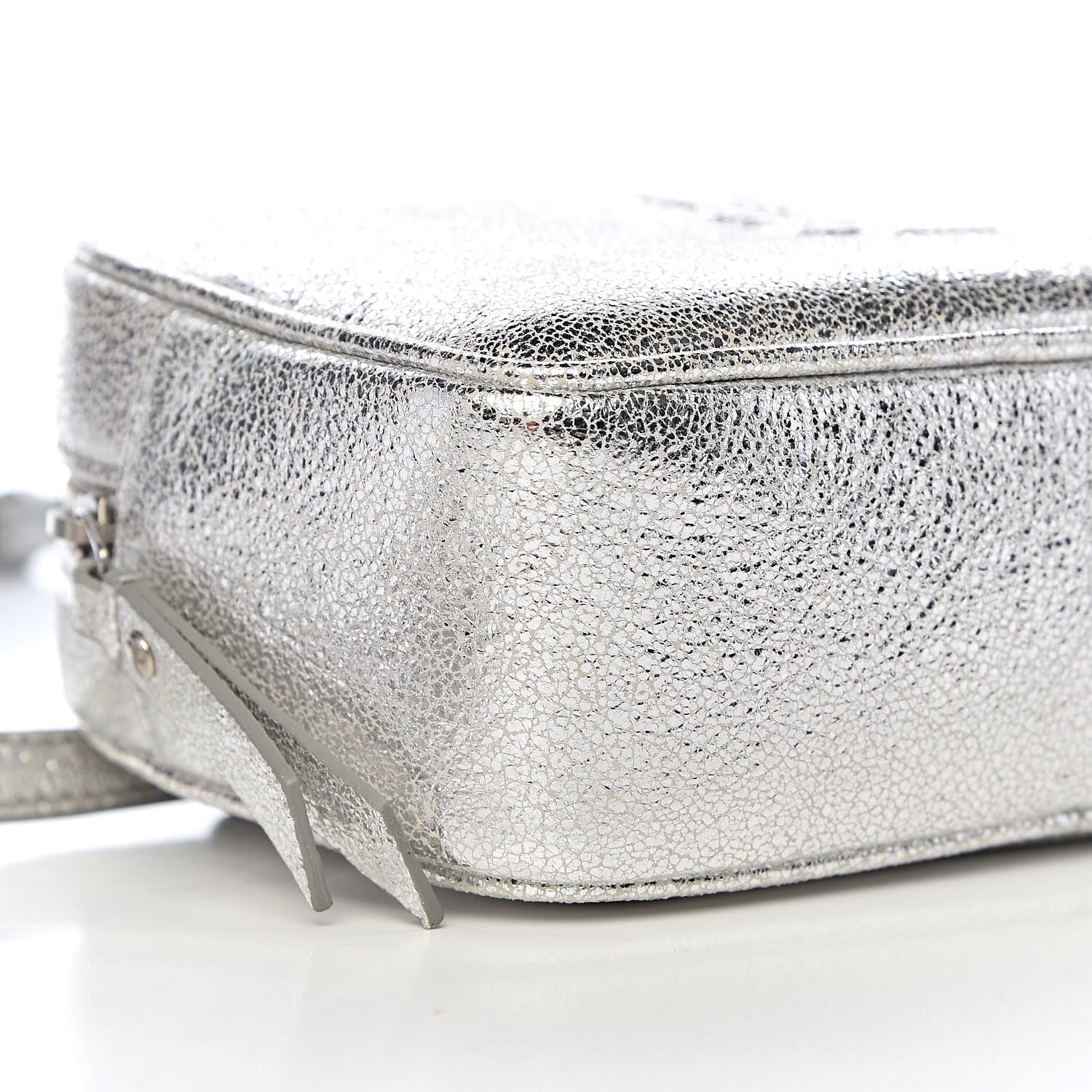 Saint Laurent Metallic Lambskin Monogram Lou Belt Bag Argento 8 of 10