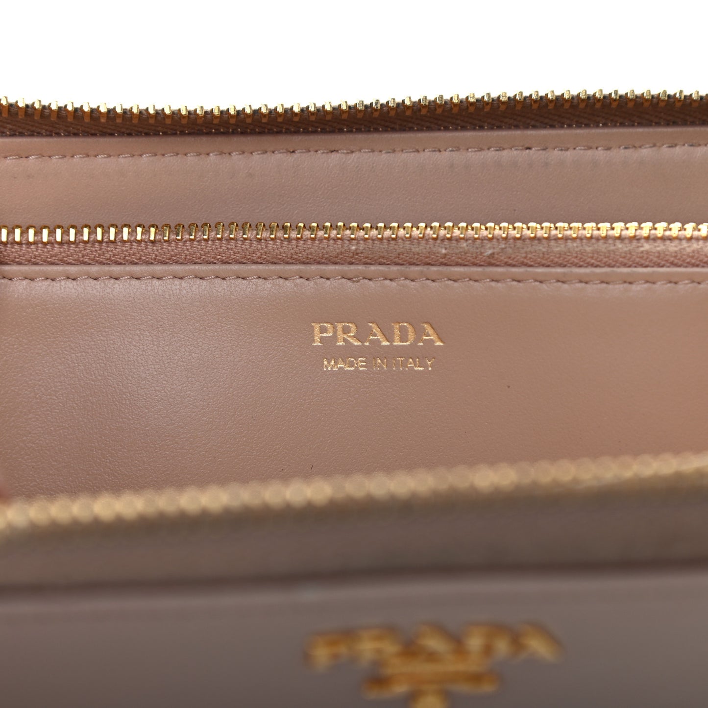 Vitello Phenix Zip Around Wallet Cammeo