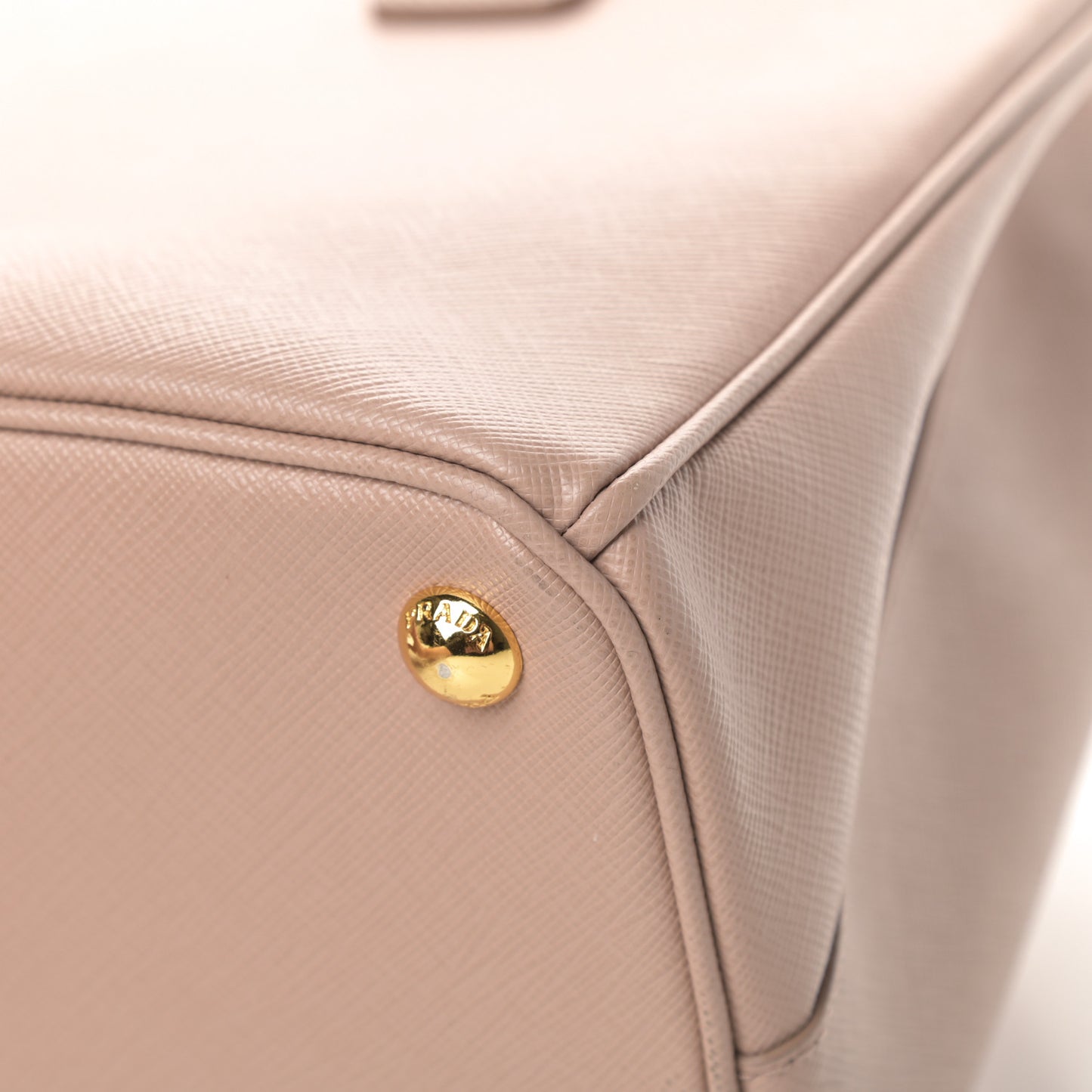 Saffiano Lux Medium Tote Cammeo