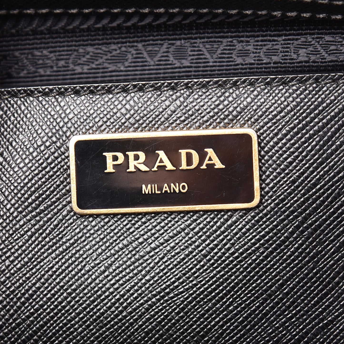 Saffiano Medium Galleria Double Zip Tote Black