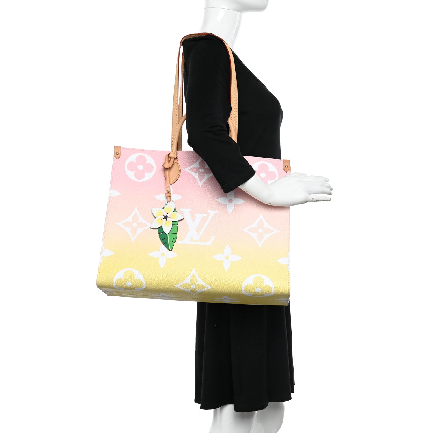 Louis Vuitton Monogram Giant By The Pool OnTheGo GM Light Pink 2 of 11