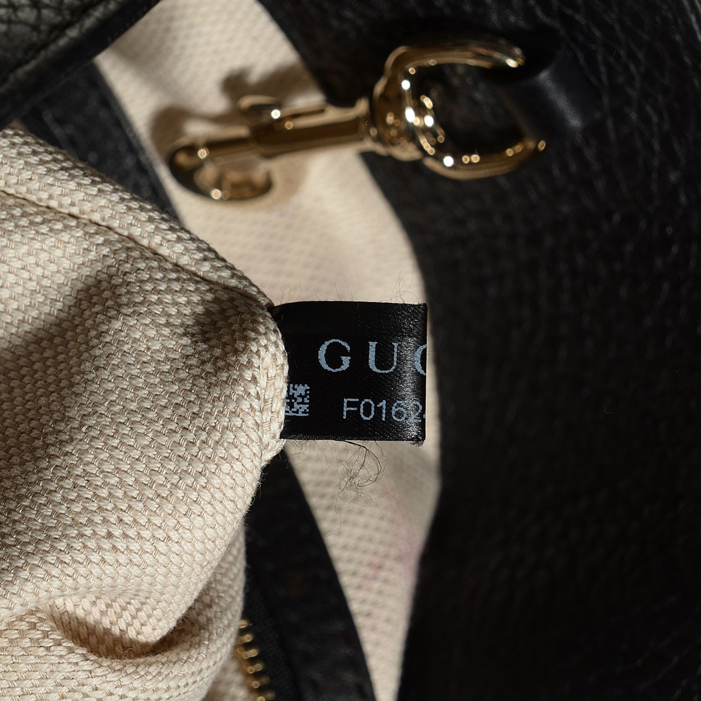 Pebbled Calfskin Medium Soho Chain Shoulder Bag Black