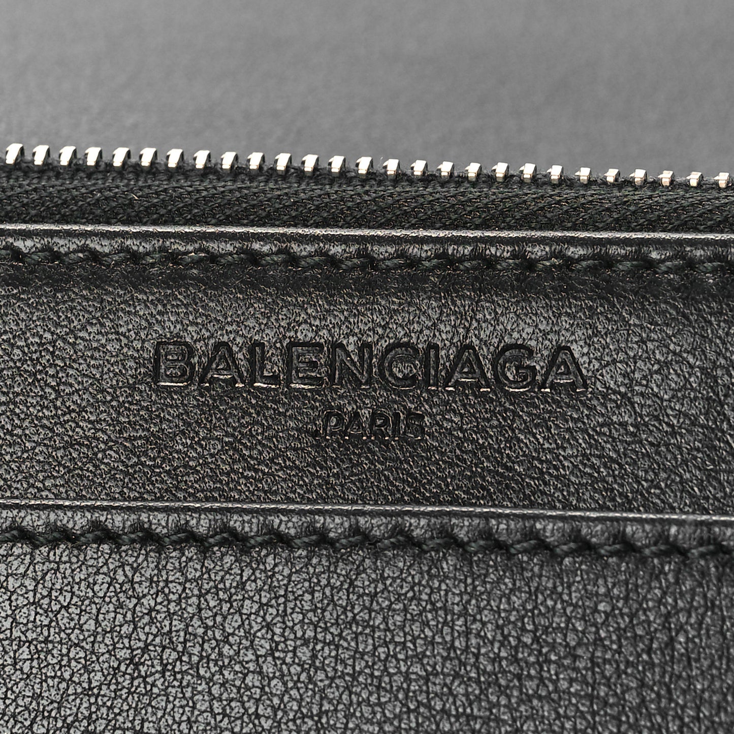 Veau Amp Plate Silver Chain Wallet Black