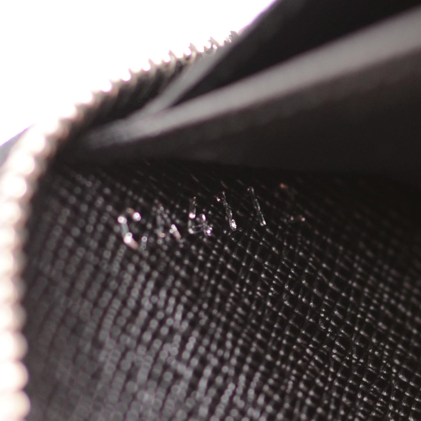 Epi Electric Zippy Wallet
