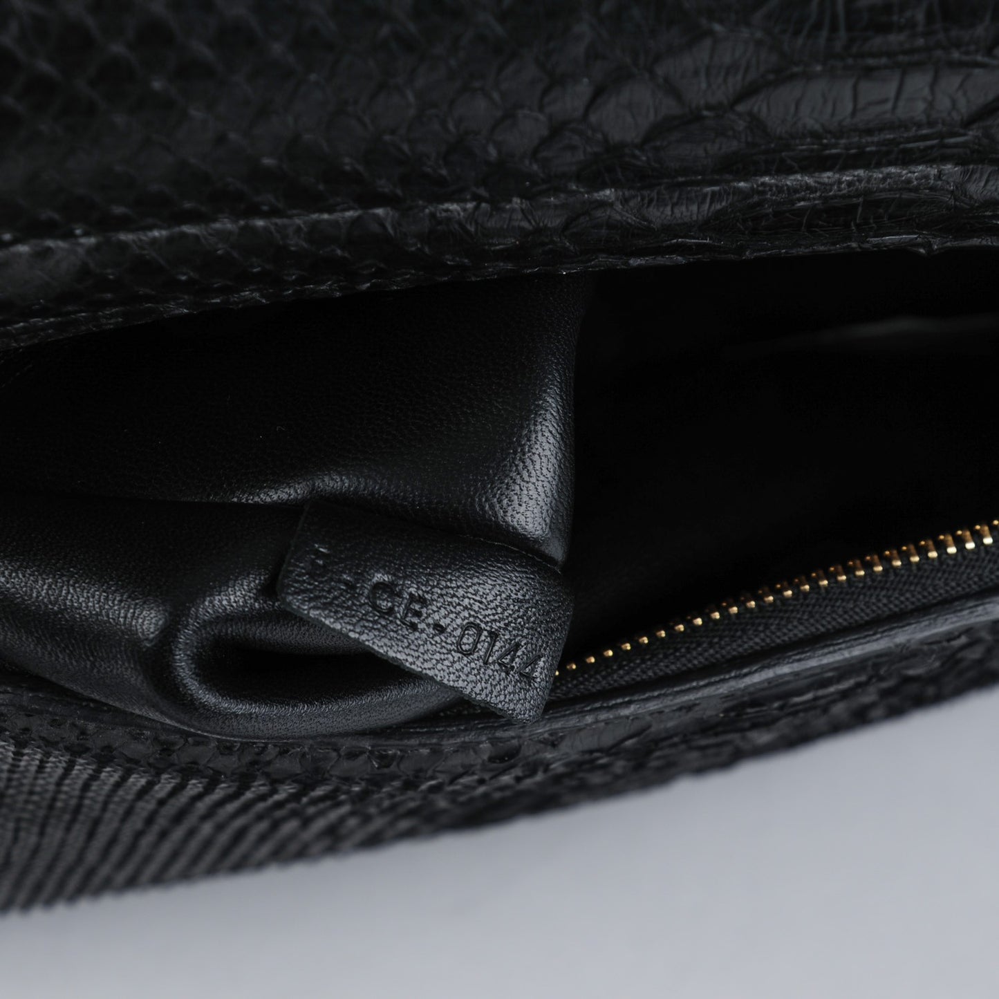 Python Medium Trapeze Black