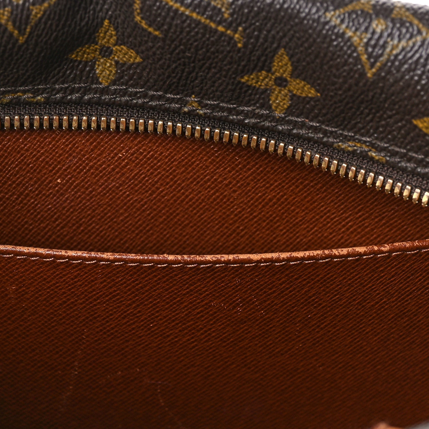 Louis Vuitton Monogram Cite MM 9 of 11