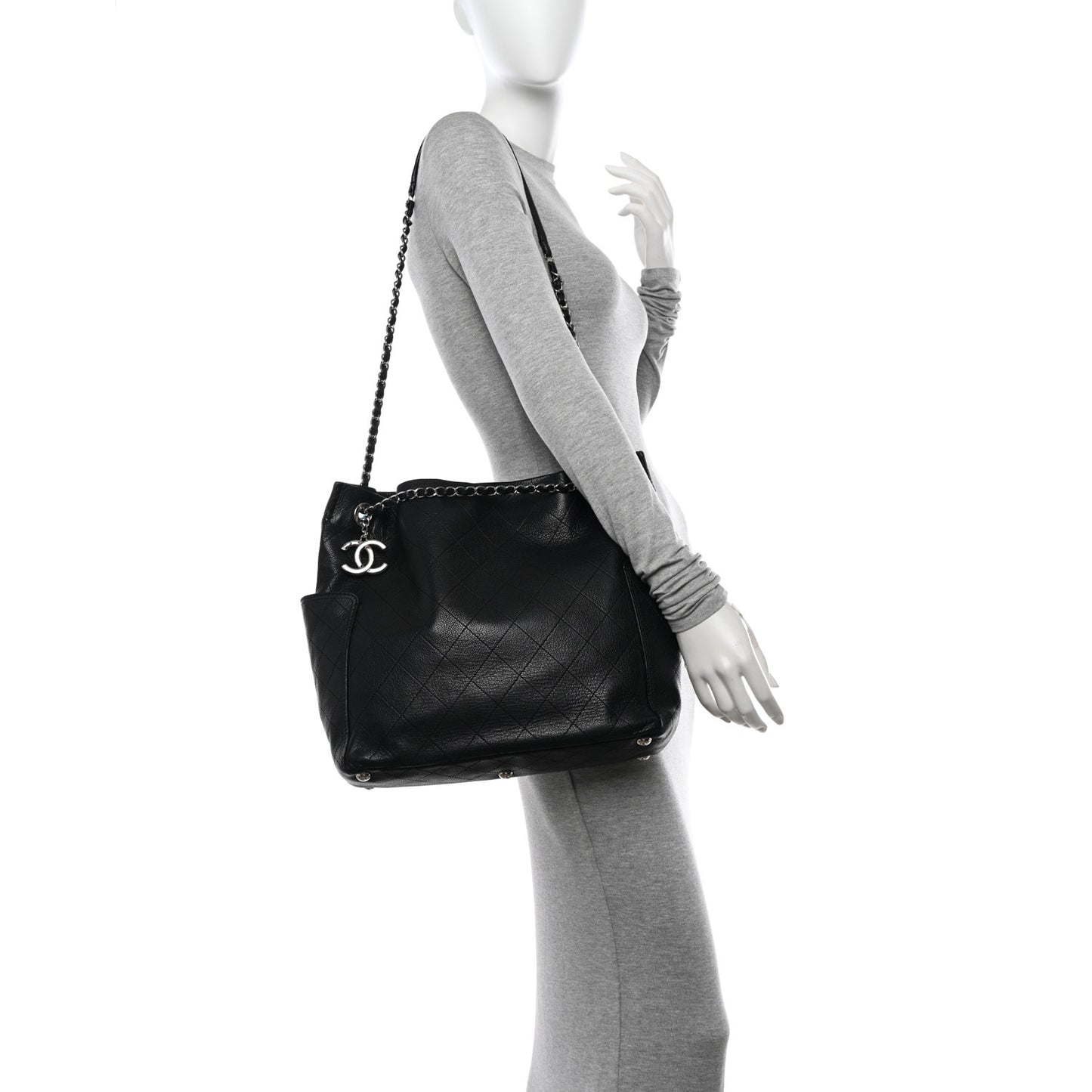 Caviar Stitched Medium CC Pocket Hobo Black