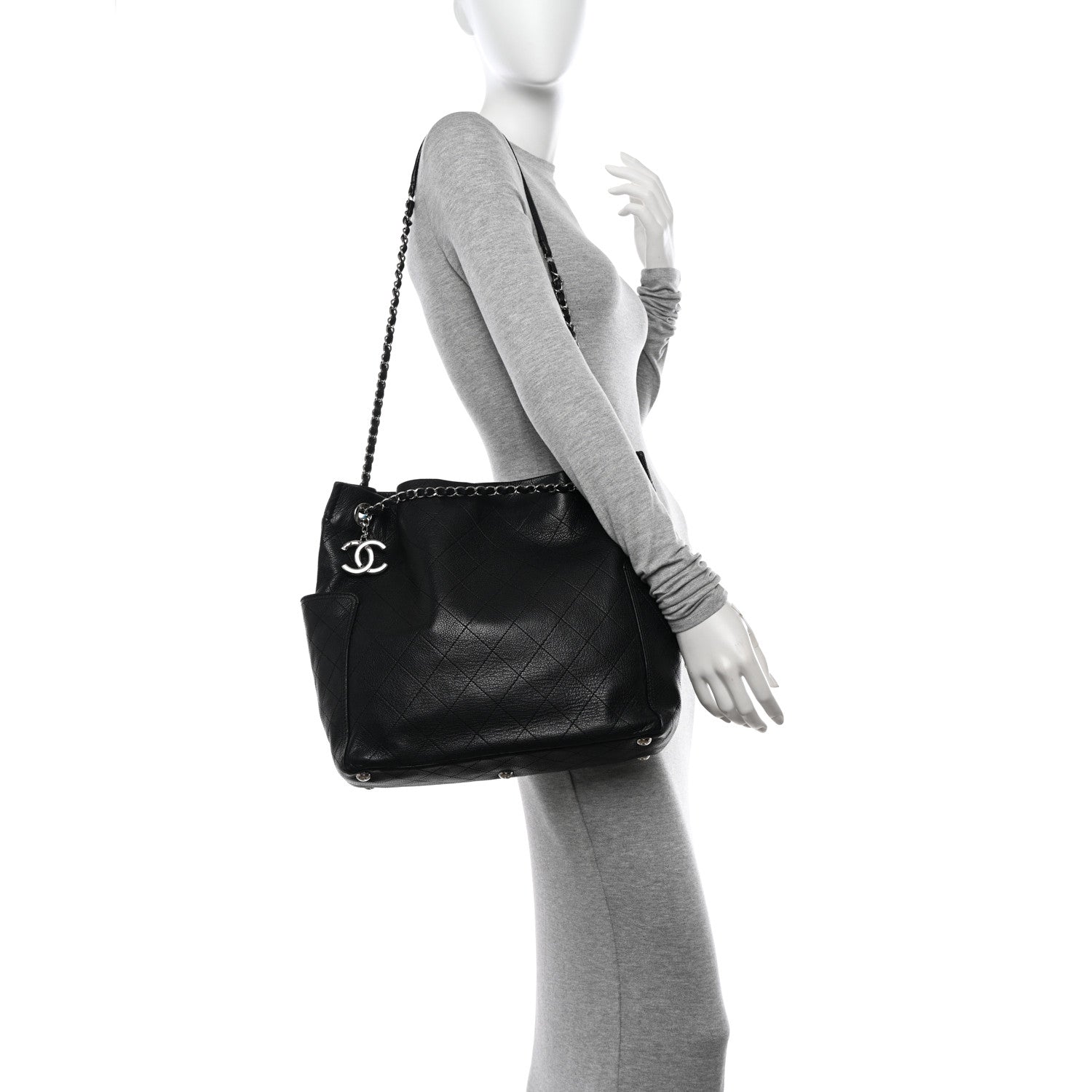 Chanel Caviar Stitched Medium CC Pocket Hobo Black 2 of 11