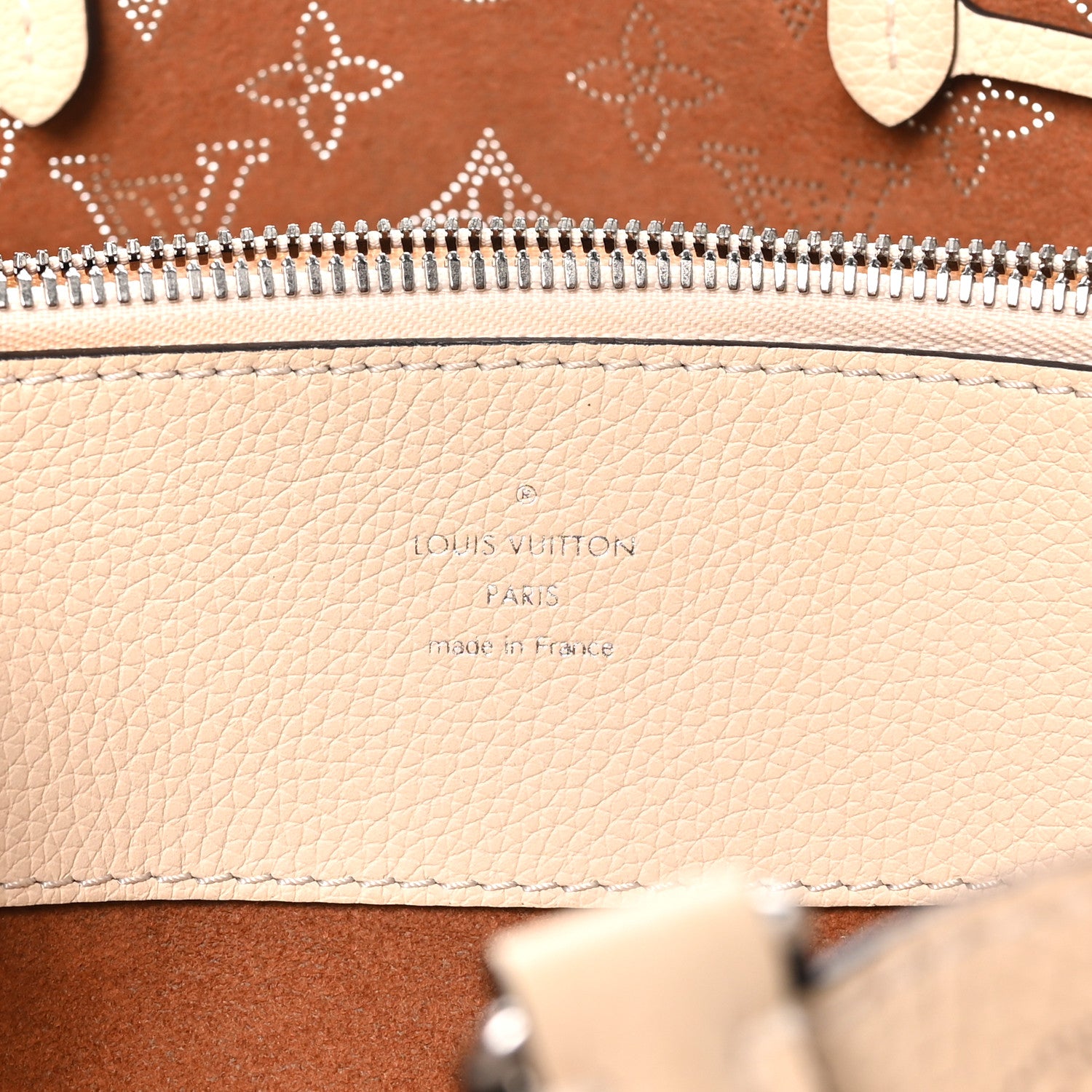 Louis Vuitton Mahina Bella Tote  Creme Beige 6 of 10