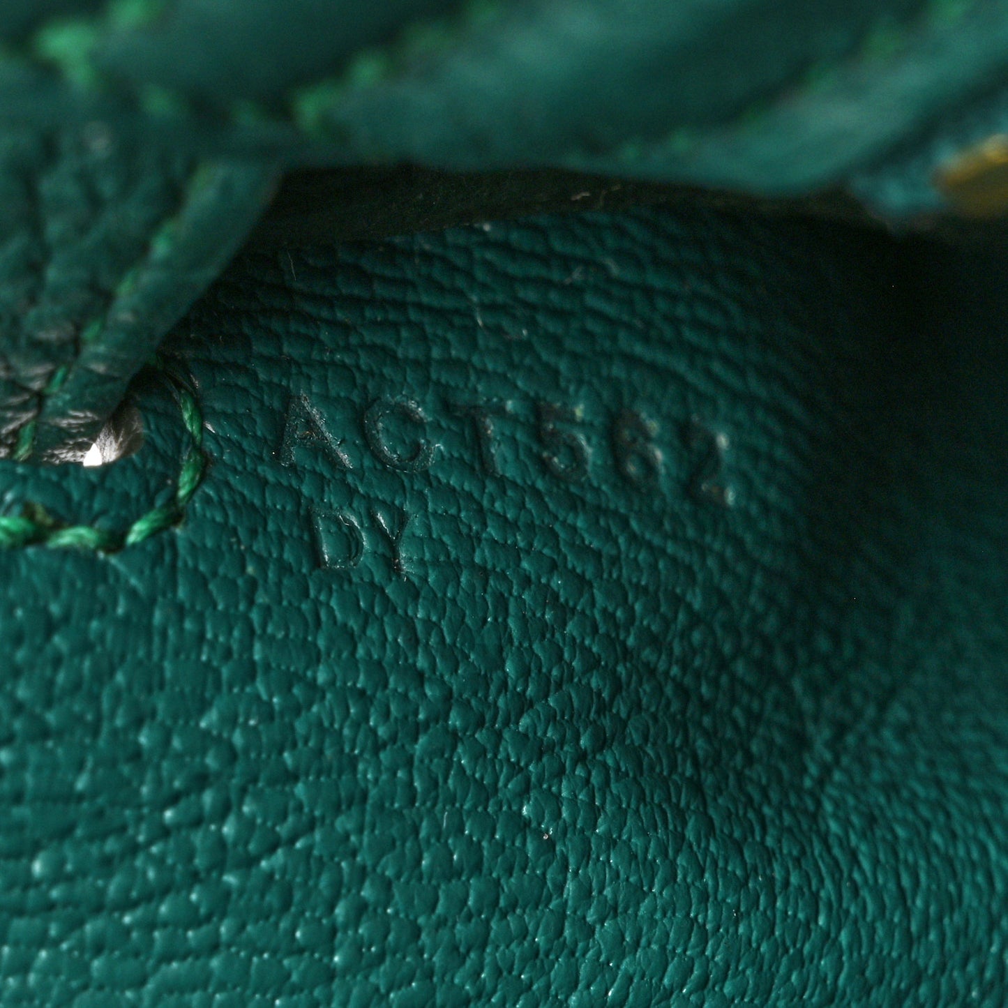 Togo Kelly Retourne 25 Malachite