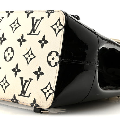 Louis Vuitton Patent Monogram Hot Springs Backpack Black White 10 of 15