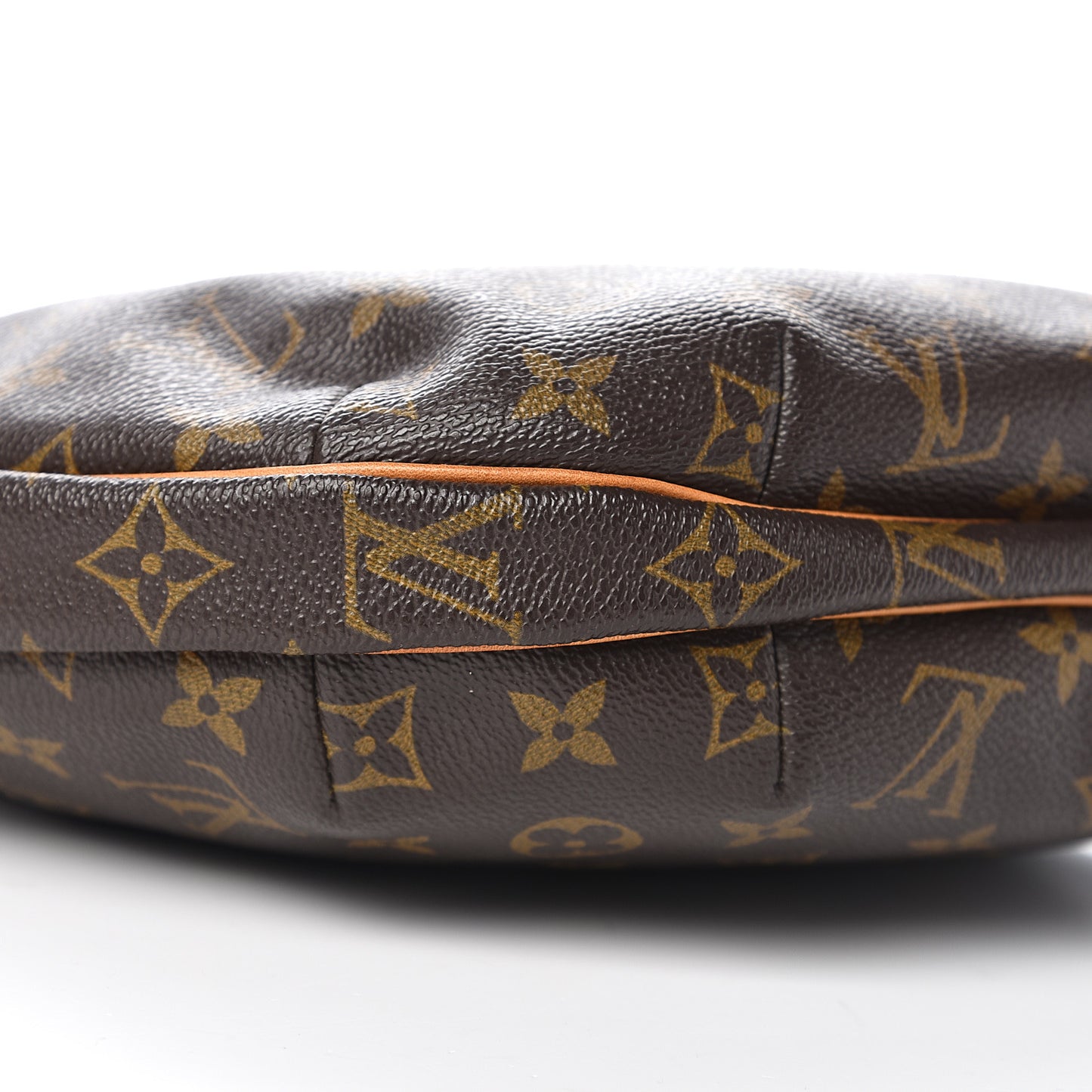 Monogram Croissant MM