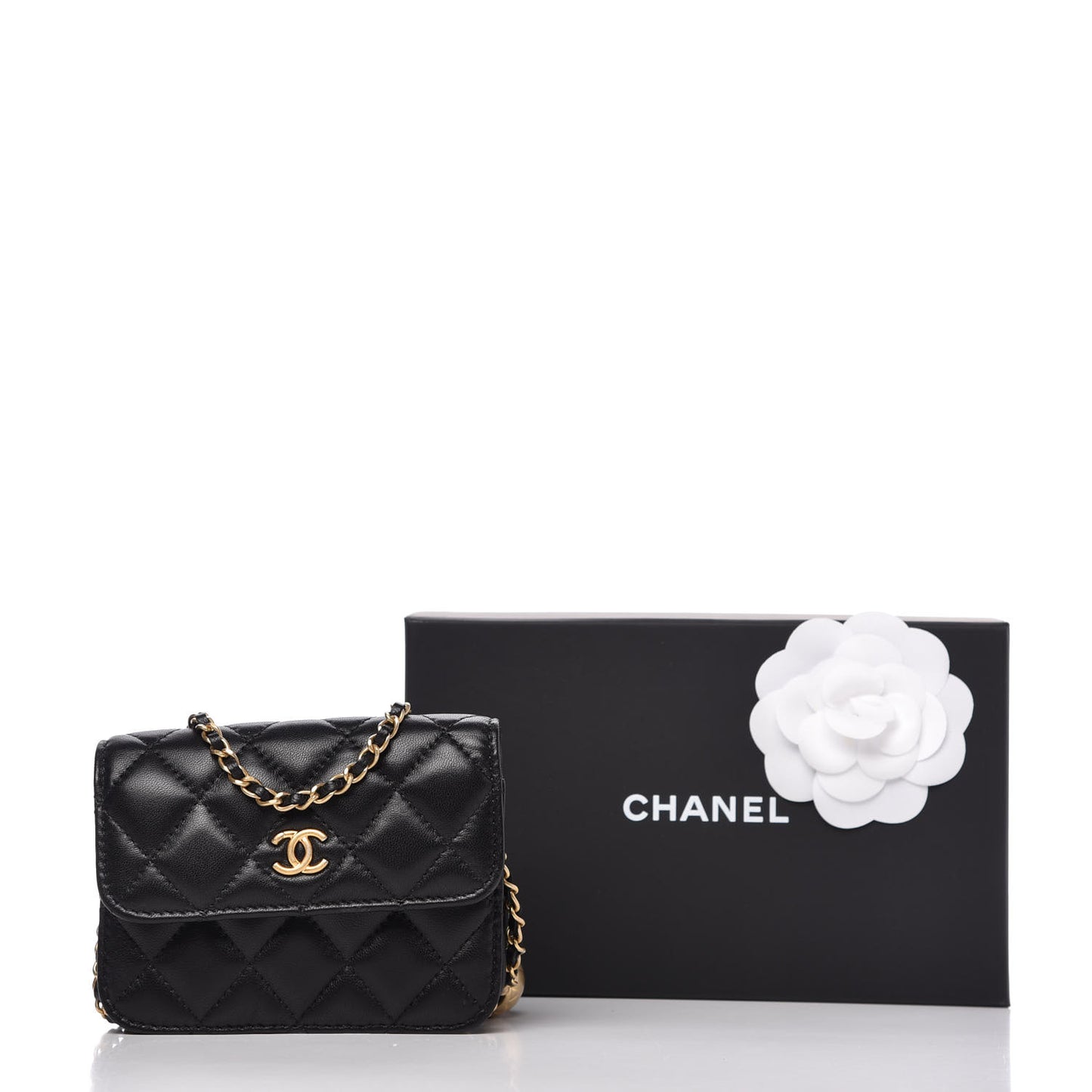 Lambskin Quilted Pearl Crush Clutch With Chain Black