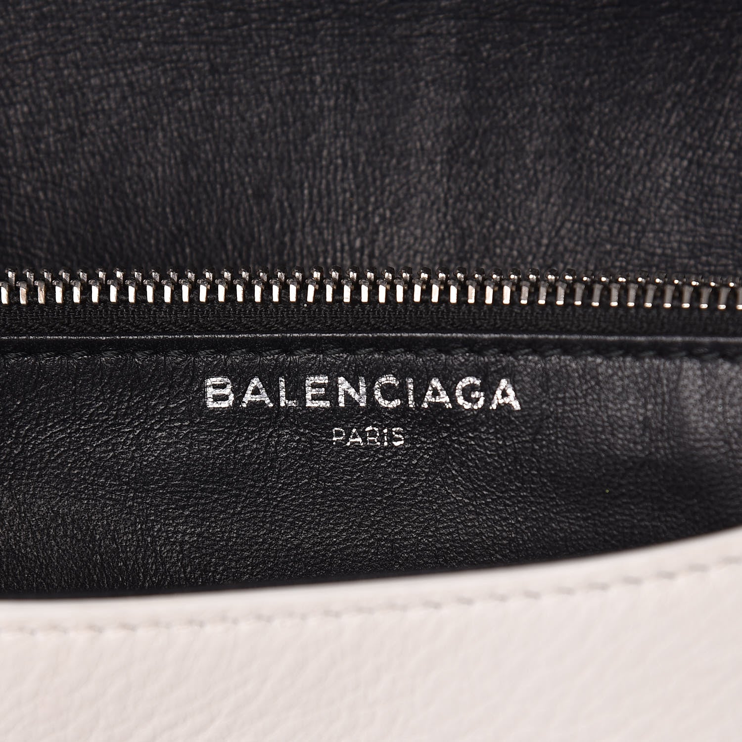 Balenciaga Pebbled Calfskin Everyday Chain Wallet White 6 of 10