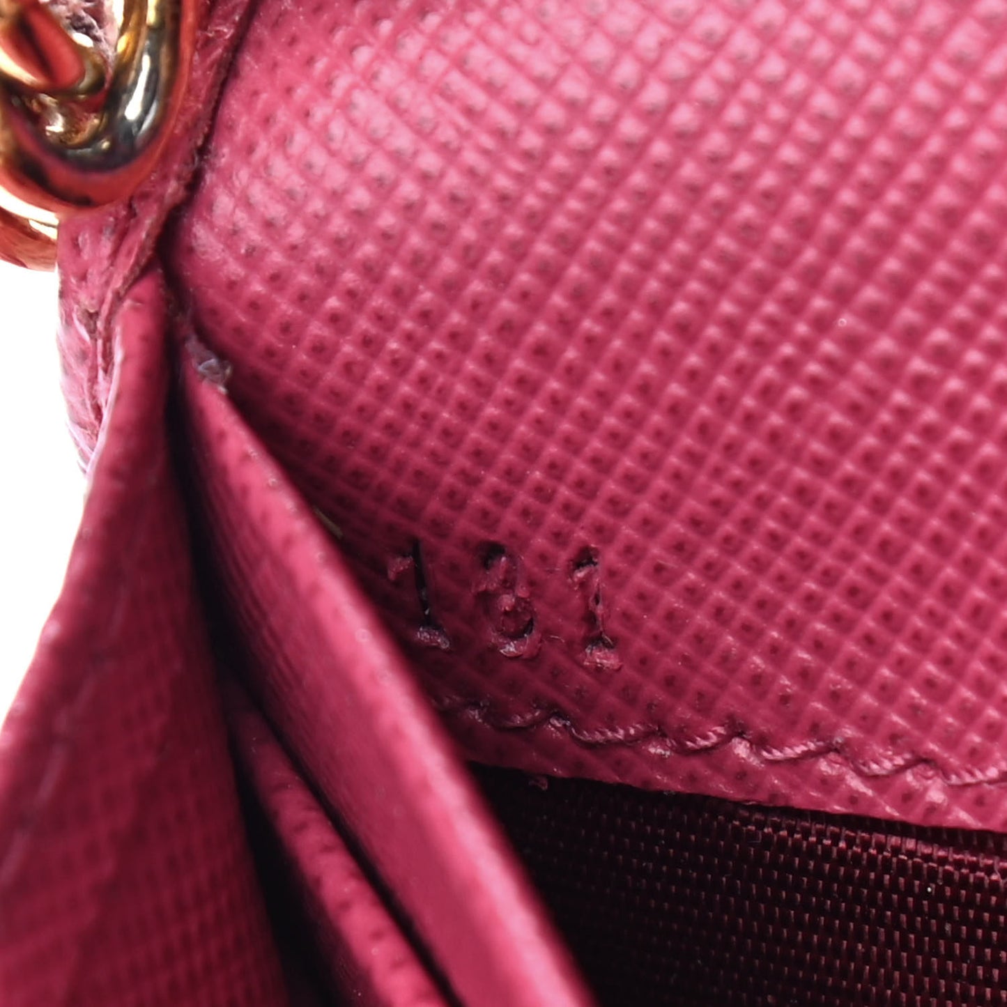 Saffiano Metal Oro Chain Wallet Tamaris