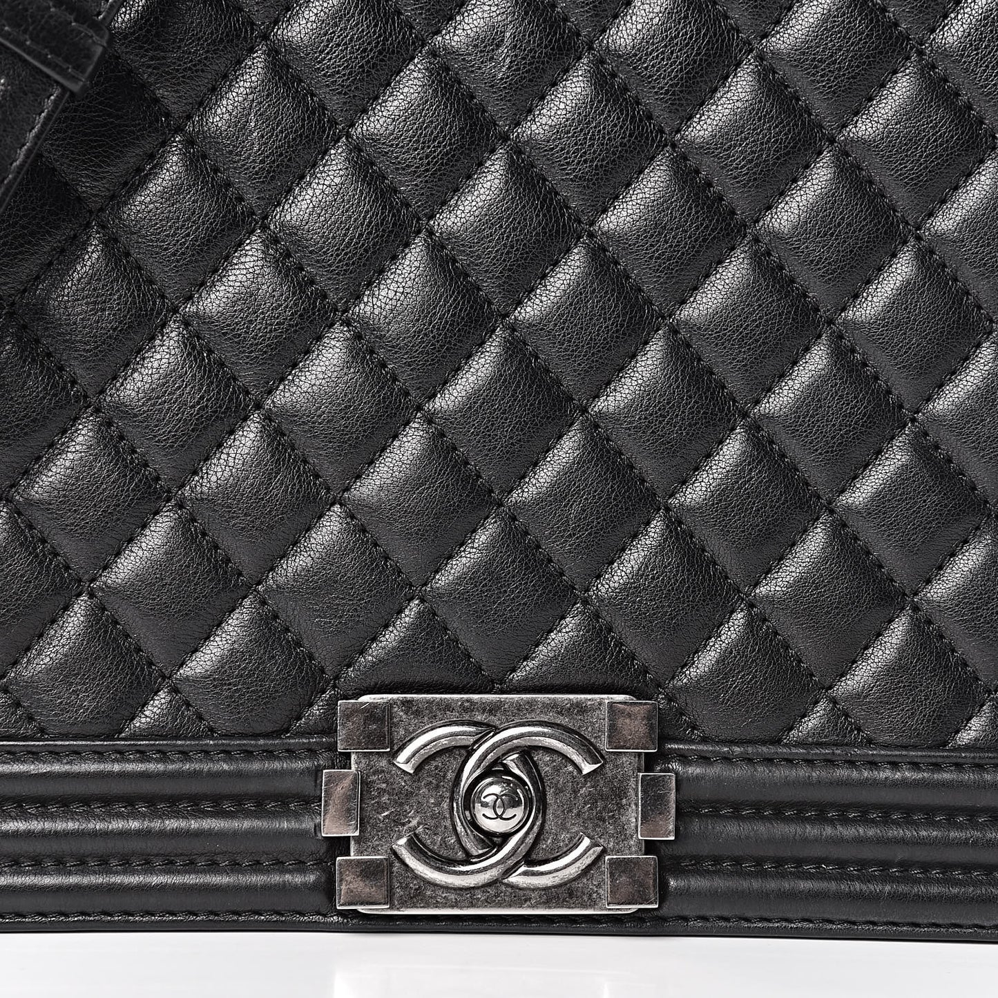 Calfskin Quilted Large Boy Flap Black