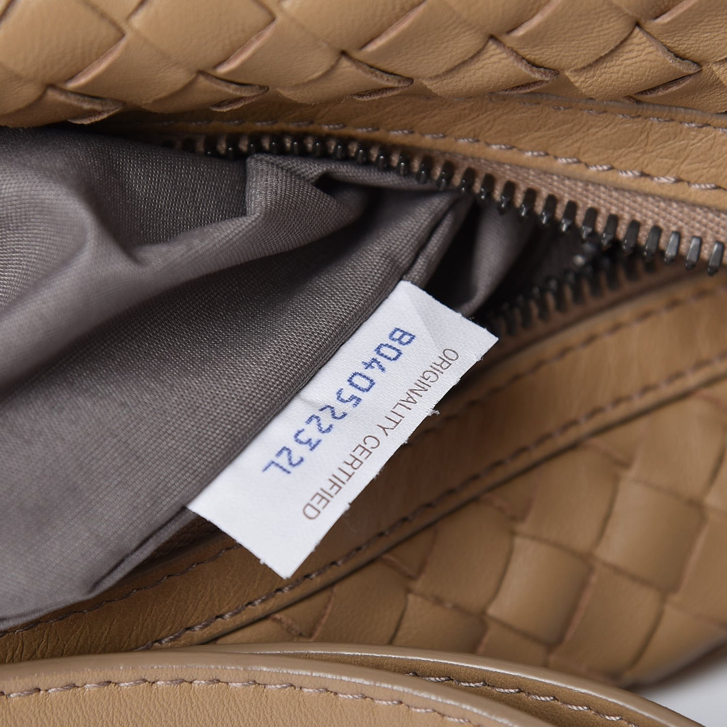 Nappa Intrecciato Hobo Noce