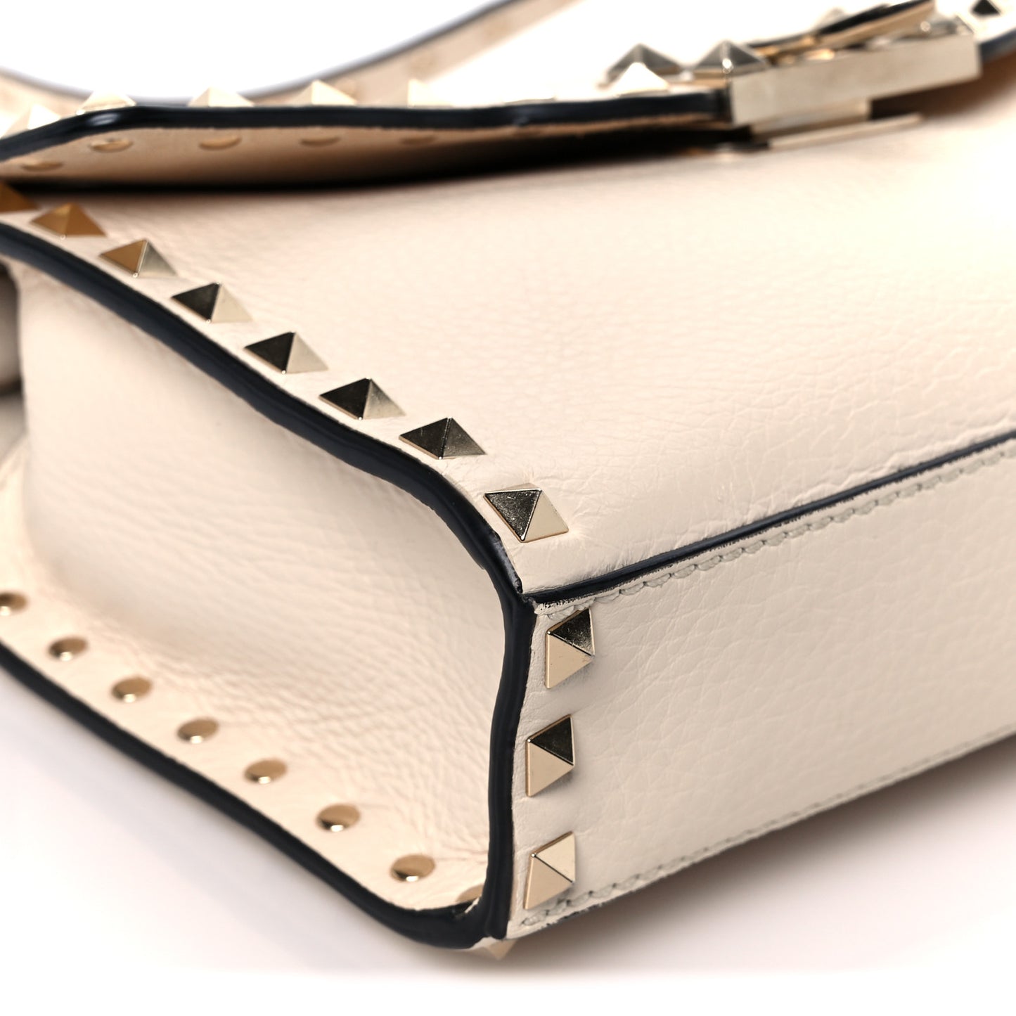 Pebbled Calfskin Medium Rockstud Flip Lock Crossbody Bag Light Ivory