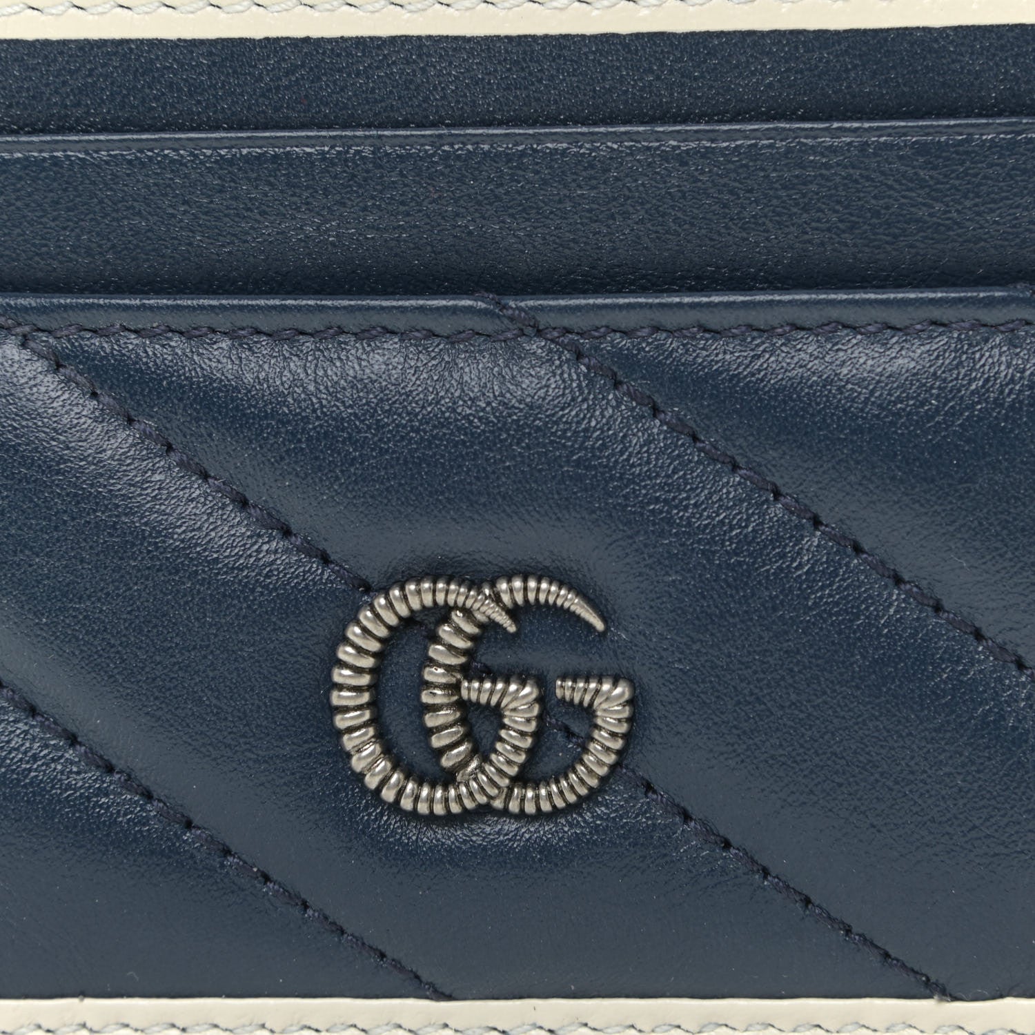 Gucci Vintage Effect Calfskin Matelasse Diagonal Torchon GG Marmont Card Holder Blue Agata Mystic White 7 of 10