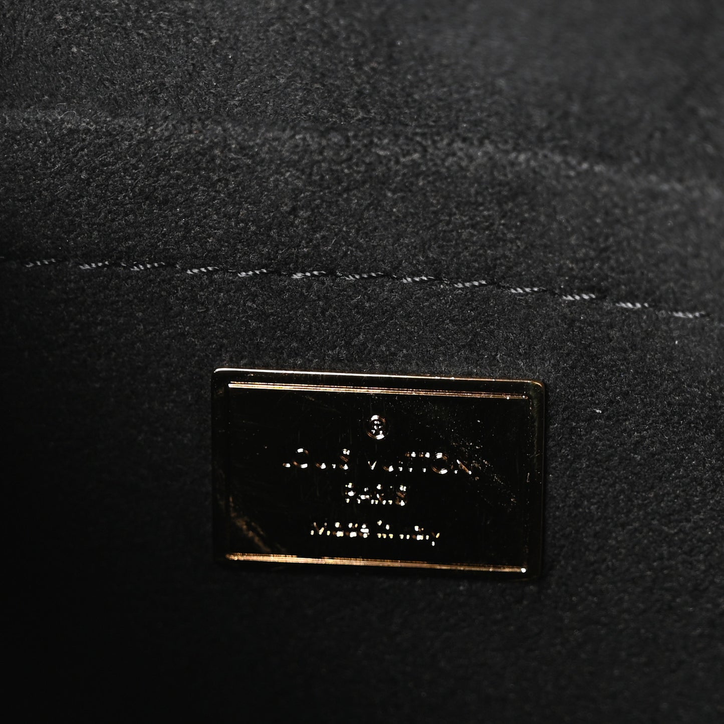 Vernis Epi Monogram Spring Street Black