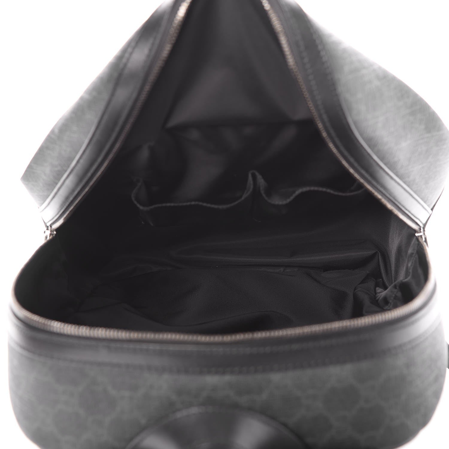 Gucci GG Supreme Monogram Medium Day Backpack Grey Black 5 of 9