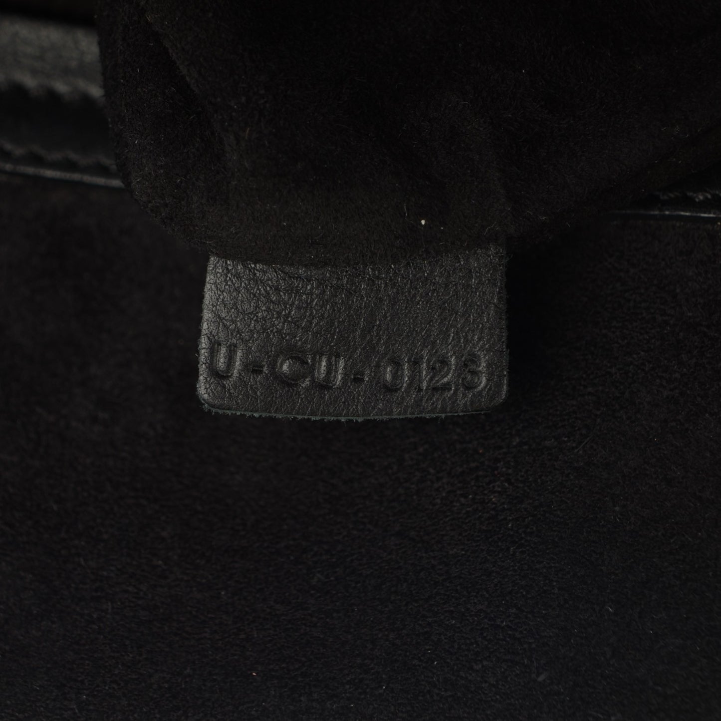 Supple Calfskin Medium Phantom Luggage Black