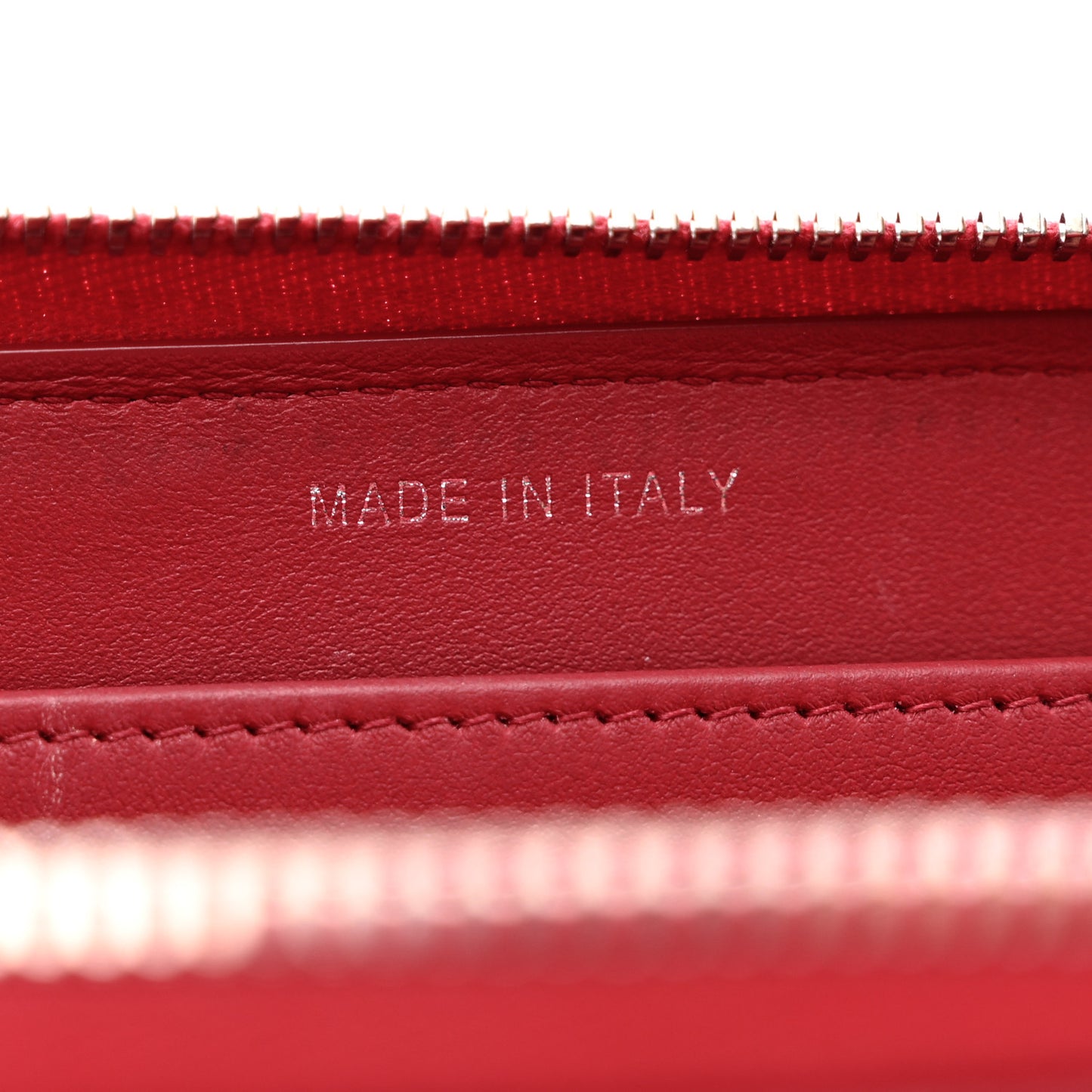 Caviar Quilted Diamond CC Gusset Zip Around Wallet Red
