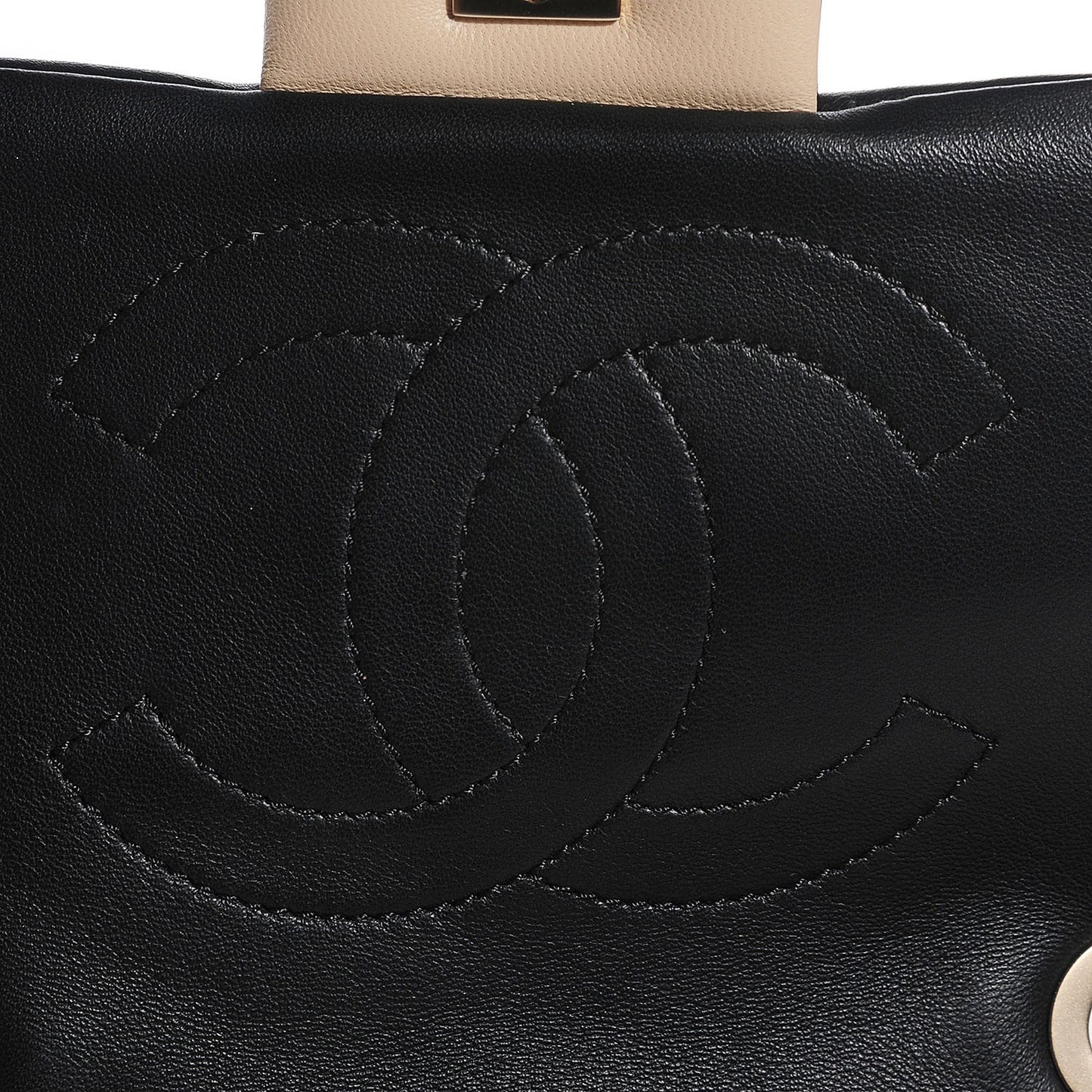 Lambskin Quilted Medium Graphic Flap Beige Black