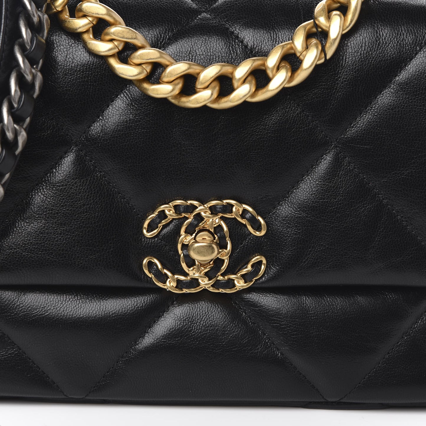 Goatskin Quilted Medium 19 Flap Black