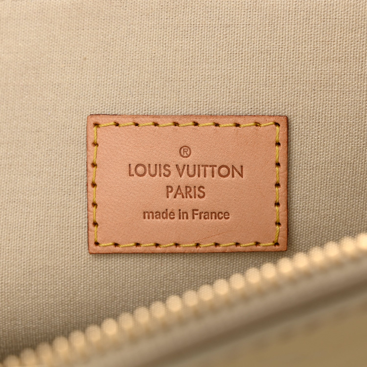 Louis Vuitton Vernis Alma GM Blanc Corail 6 of 15