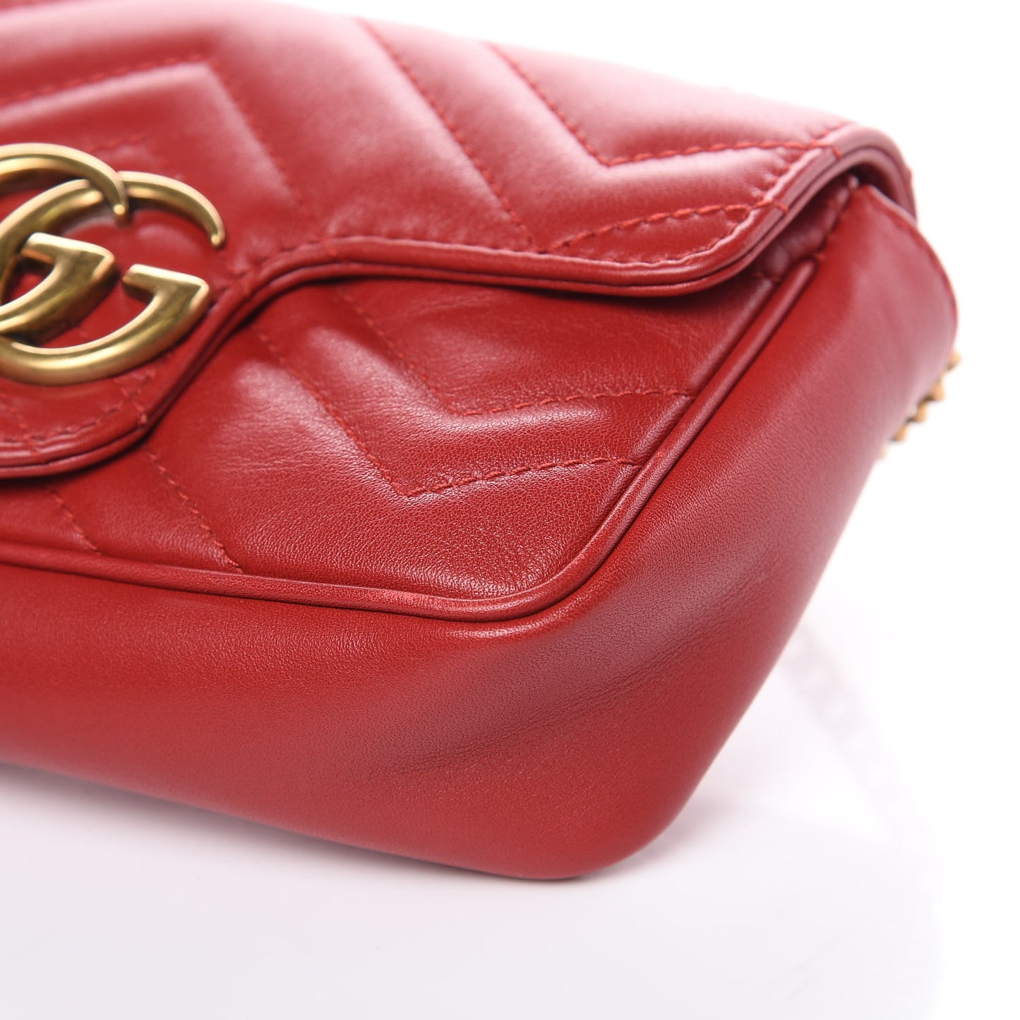 Calfskin Matelasse Super Mini GG Marmont Shoulder Bag Hibiscus Red