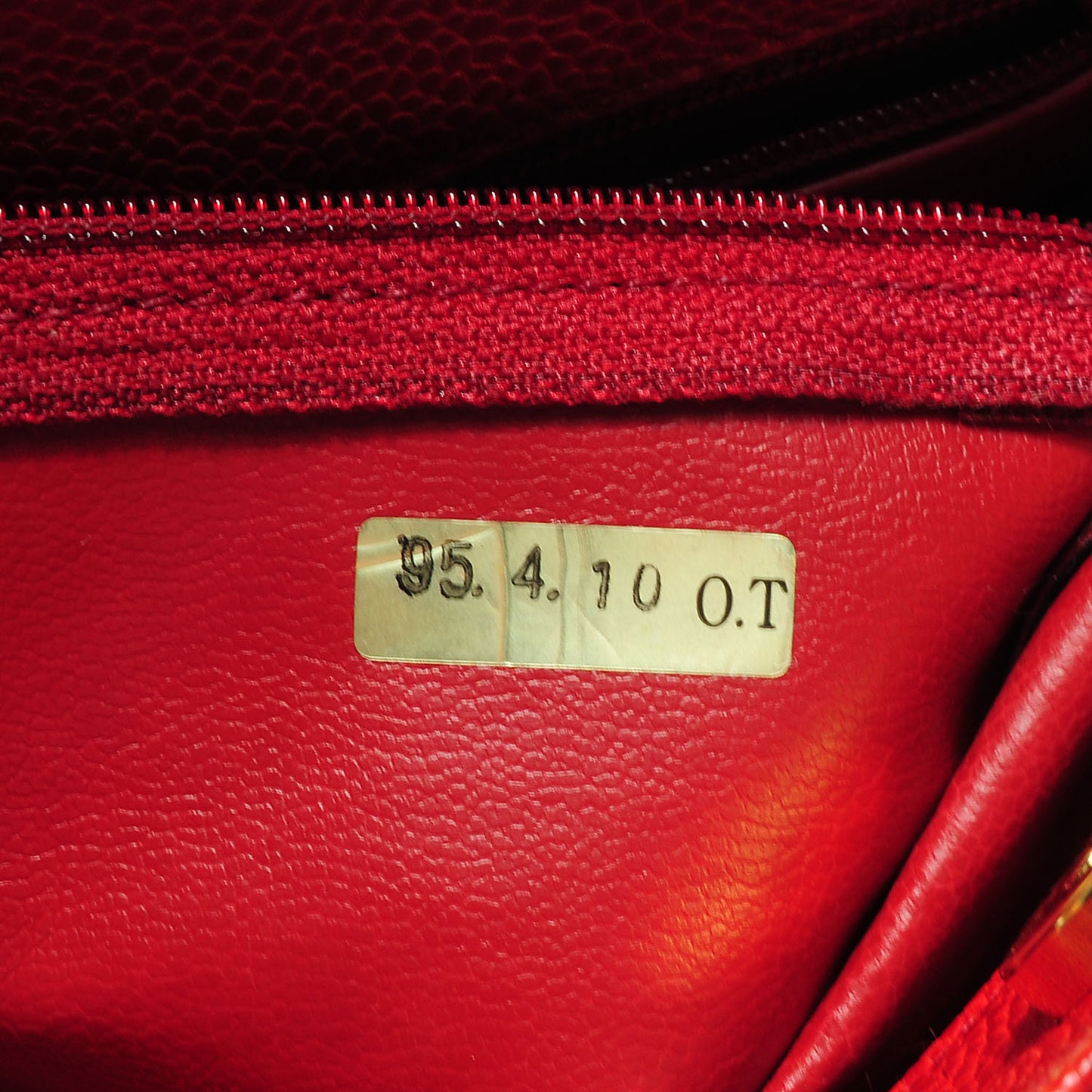 Caviar Shoulder Bag Red