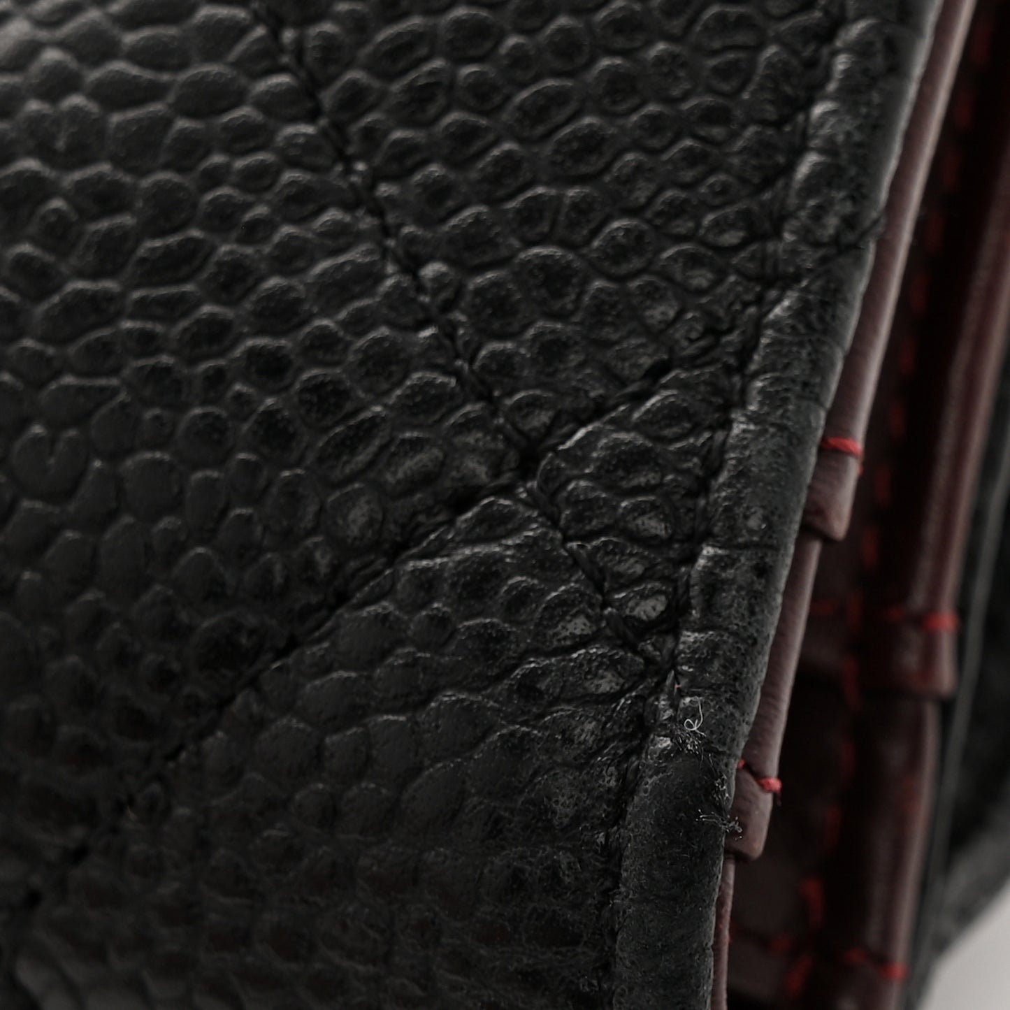 Caviar Quilted Zipped Pocket Wallet Black