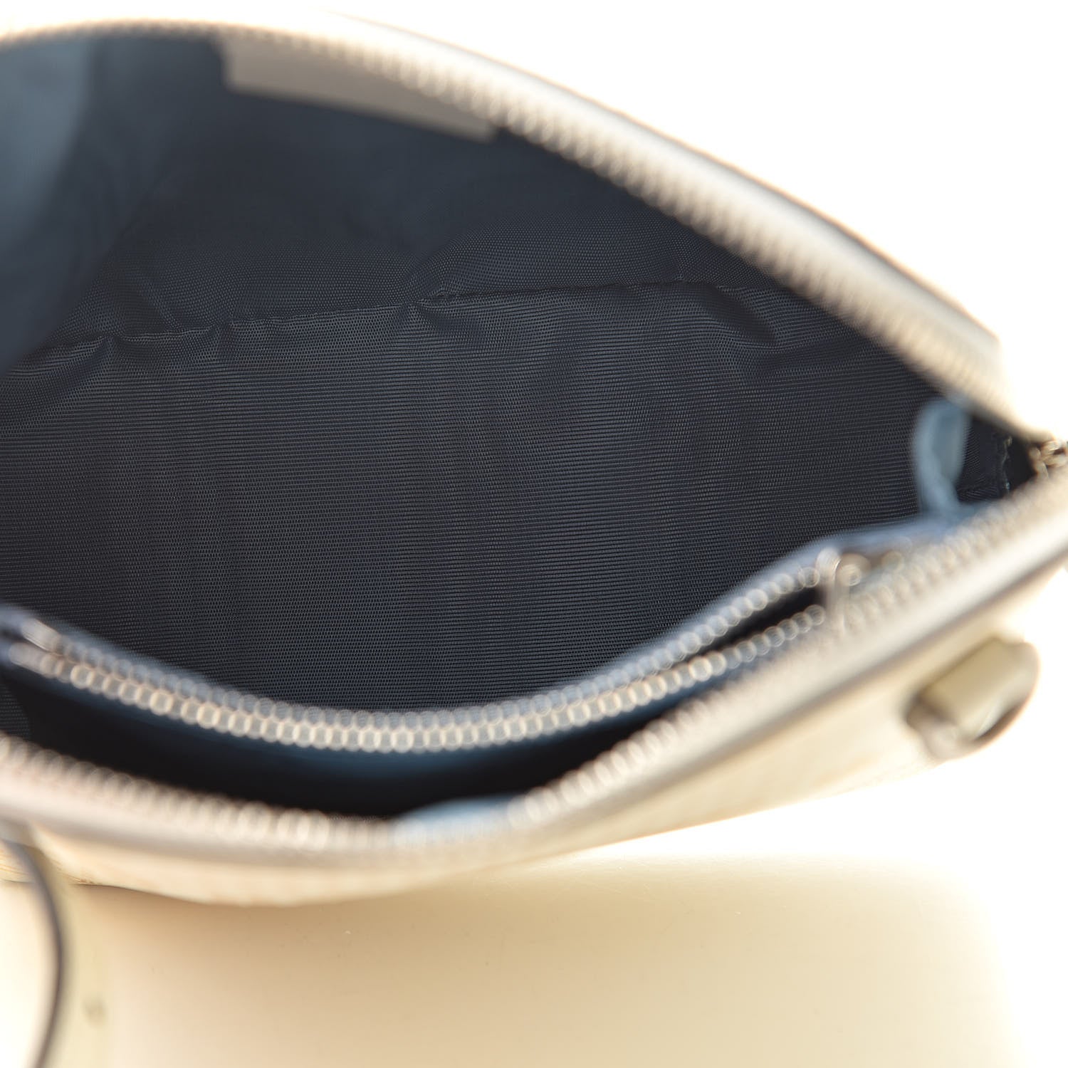 Gucci X SEGA Calfskin GUCCY Stars Mini Dome Shoulder Bag Mystic White Gold 5 of 10