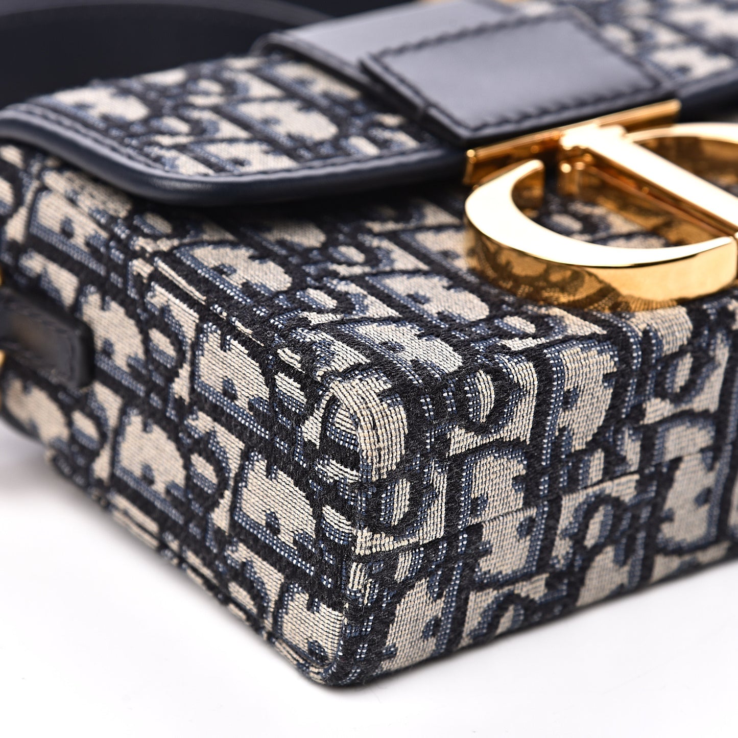 Oblique 30 Montaigne Box Bag Blue