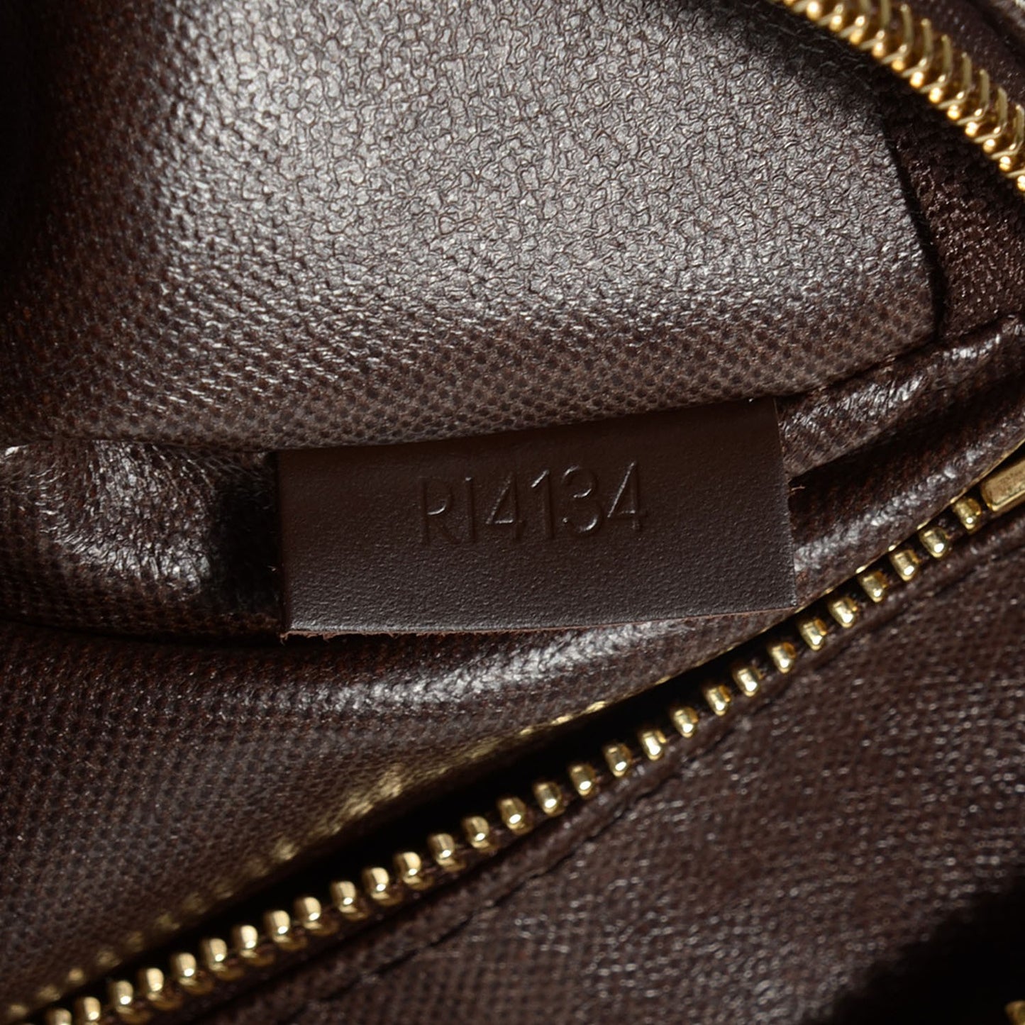 Damier Ebene Toiletry Bag 25