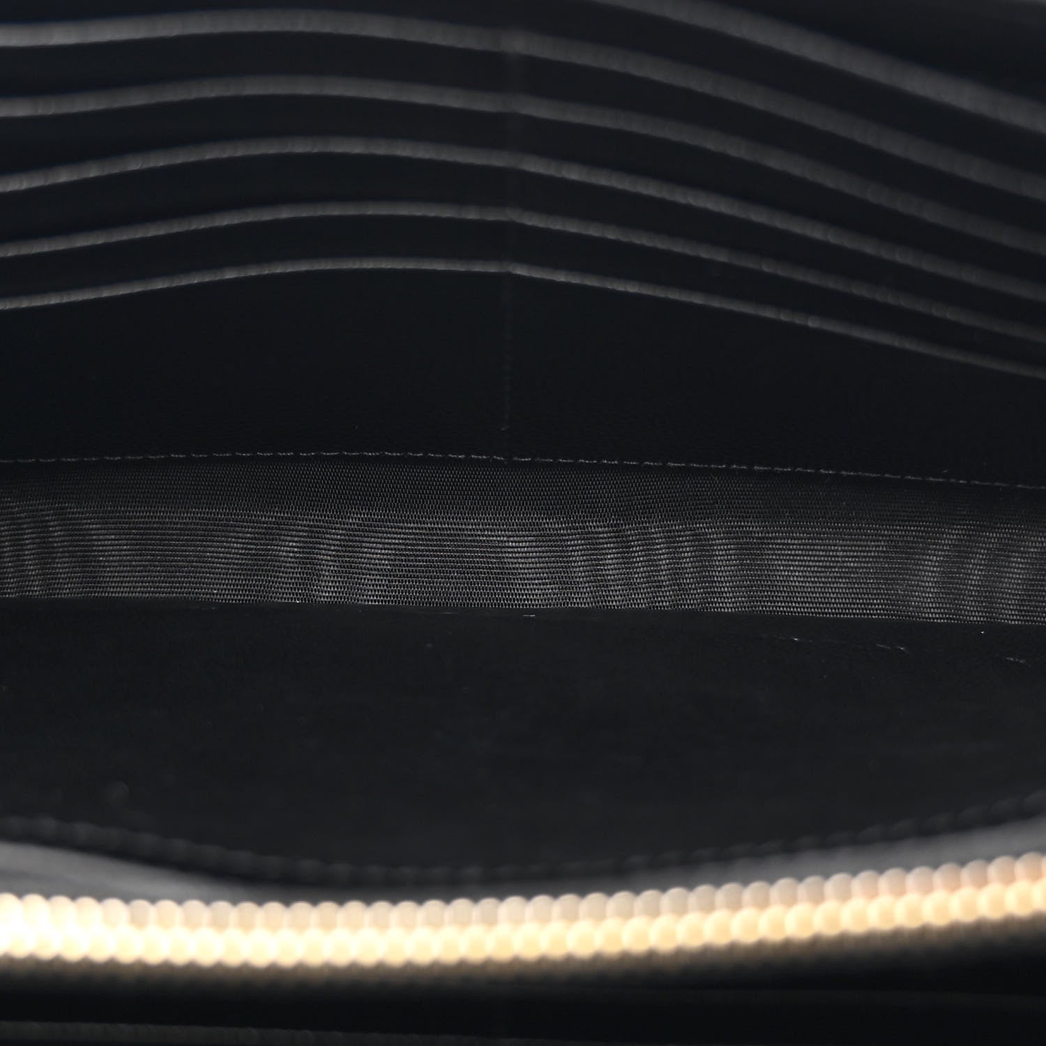 Saint Laurent Grain De Poudre Matelasse Chevron Monogram Chain Wallet Black 5 of 12