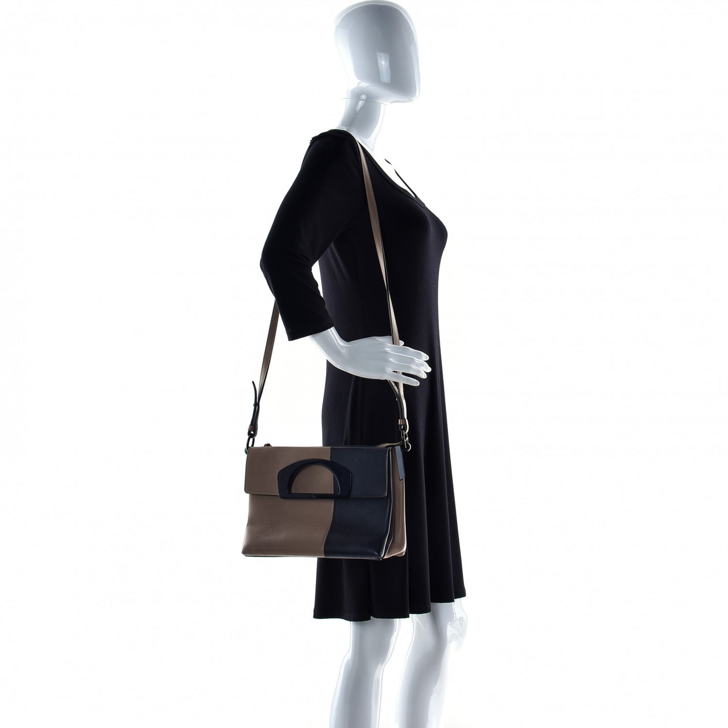 Grained Calfskin Passage Messenger Black Beige