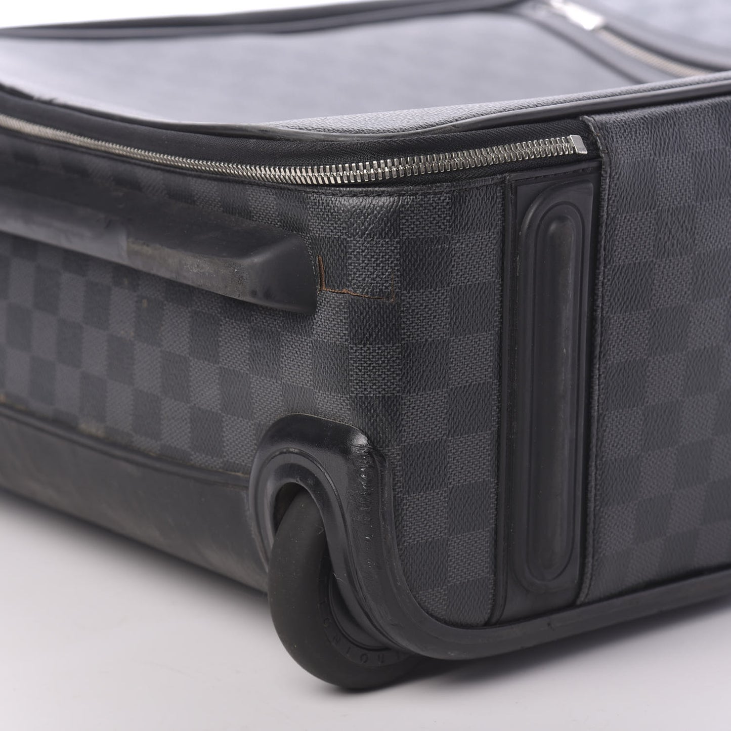 Damier Graphite Pegase 55